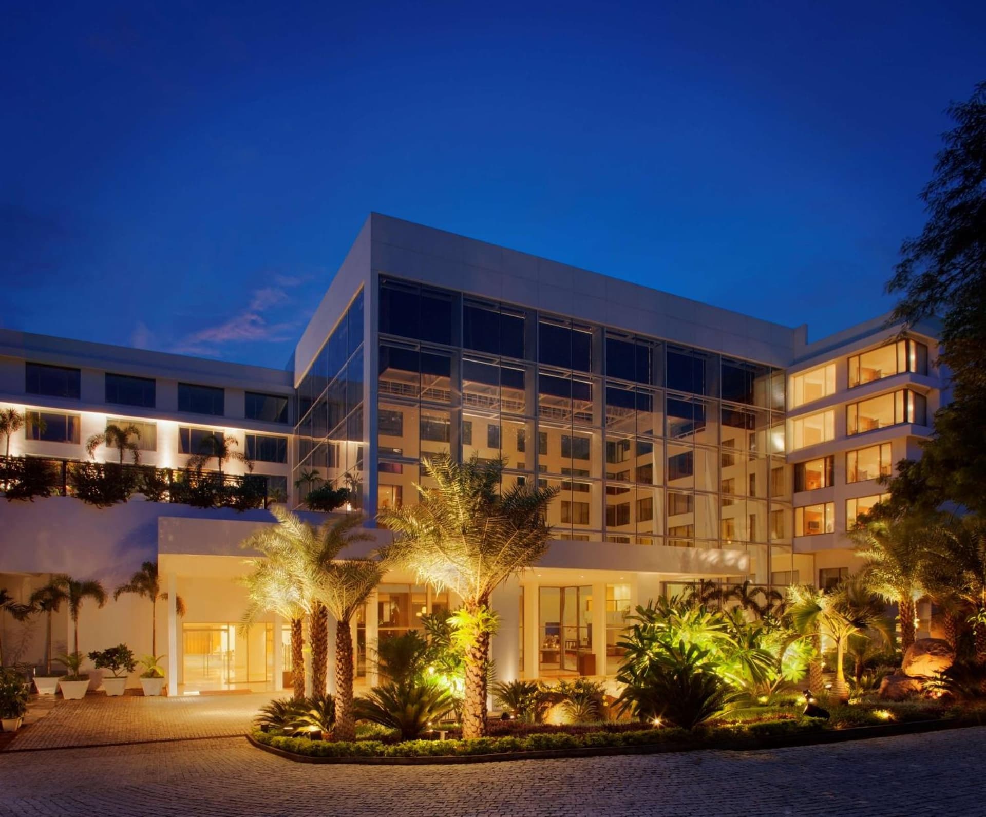 Radisson Blu Plaza Hotel Hyderabad Banjara Hills