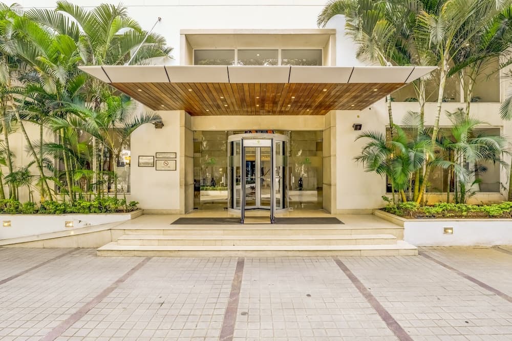 Lemon Tree Hotel, Electronics City - Bengaluru