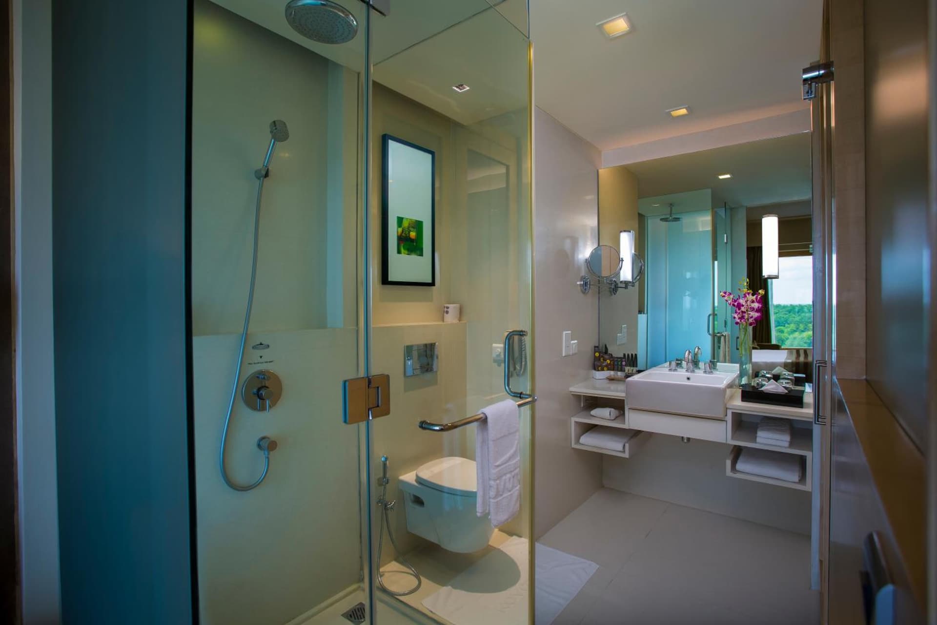 Premier Executive Floor King Bed Pool View