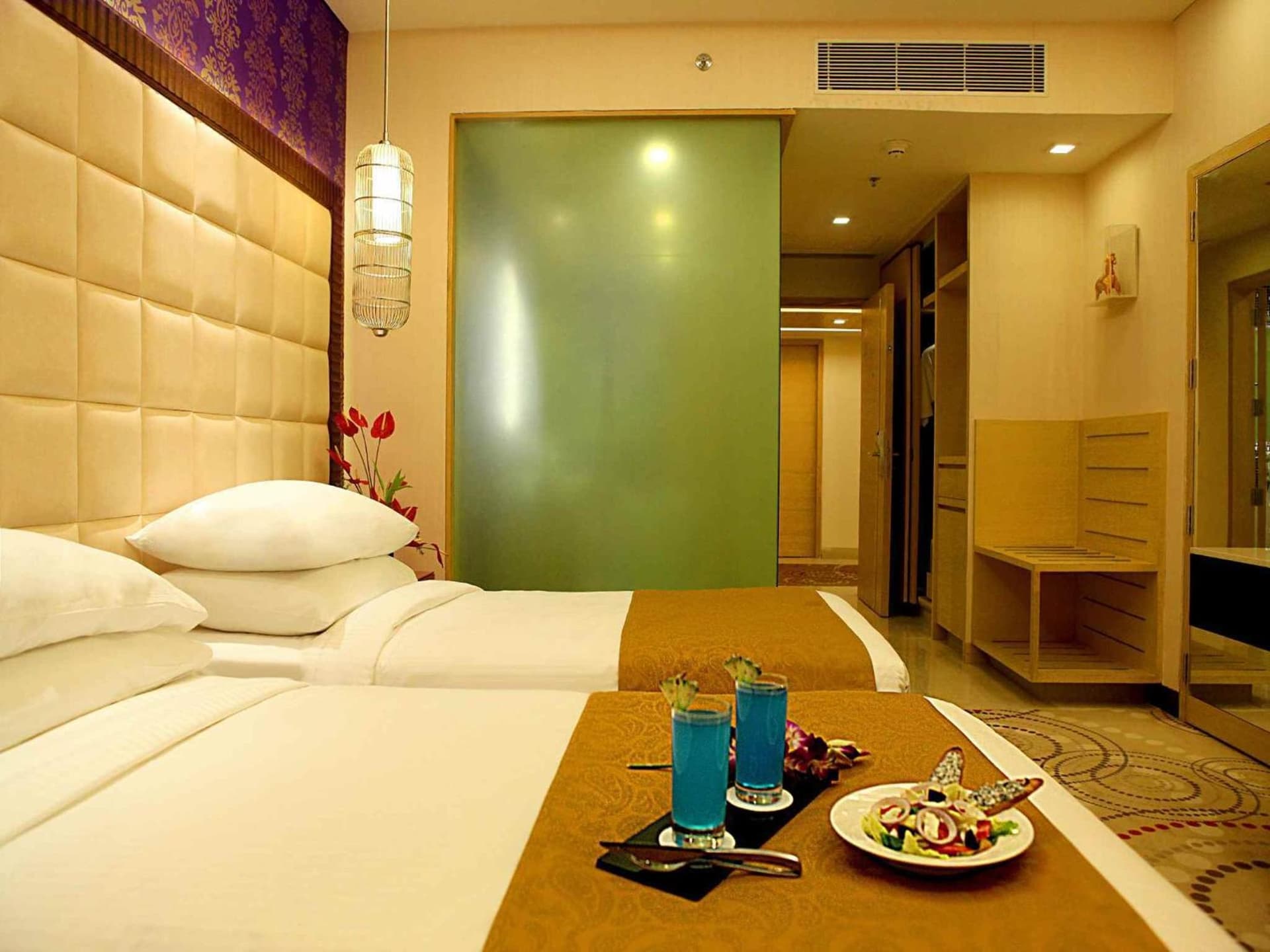 Club Twin Room