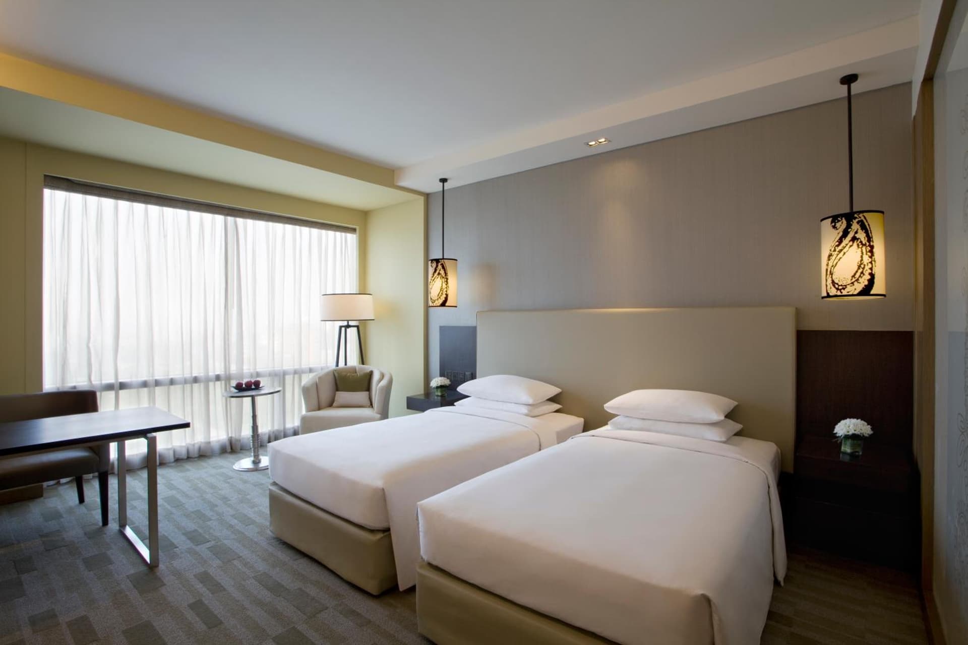 with 2 Twin Beds