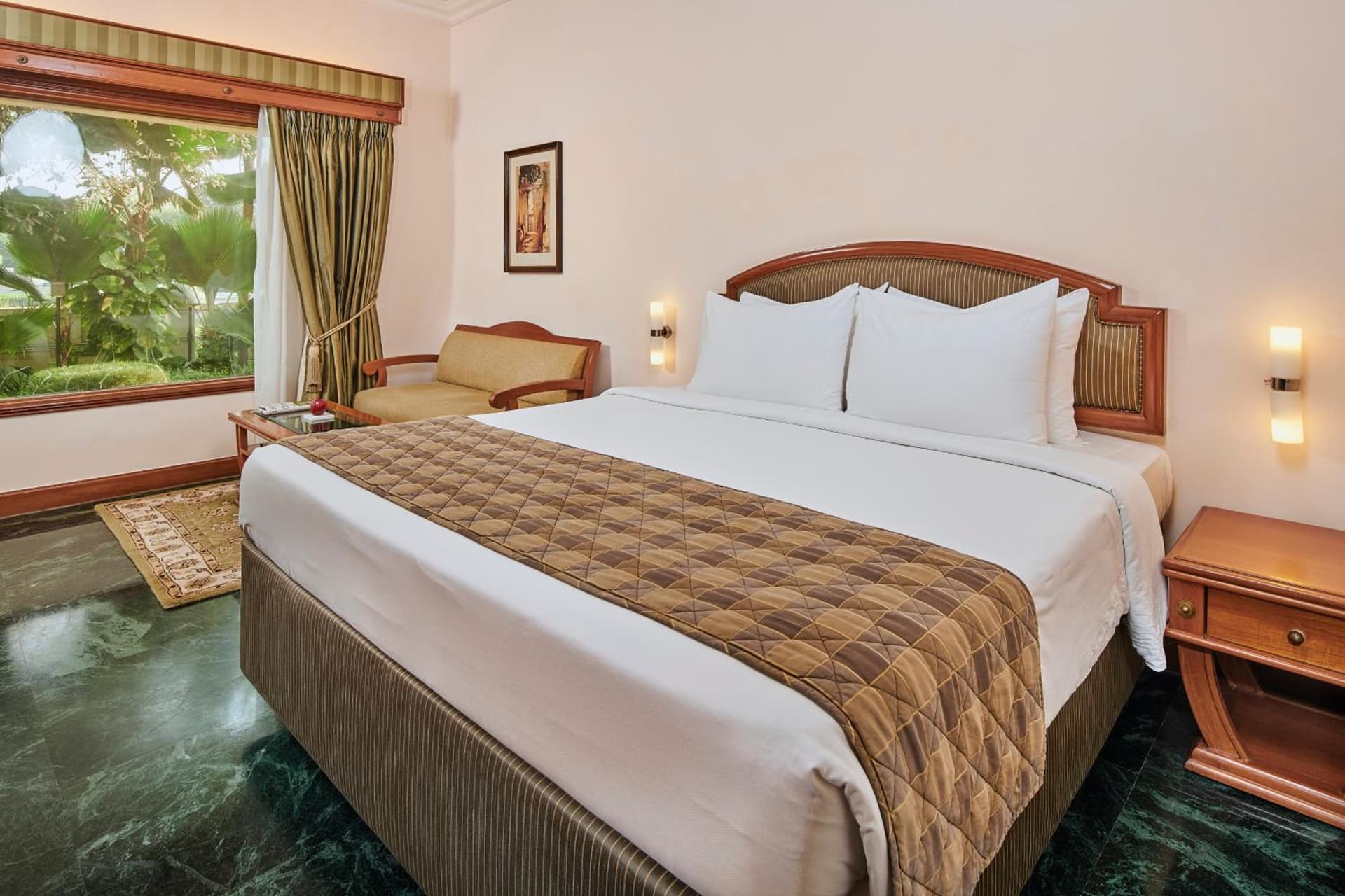 Deluxe King Garden View Double