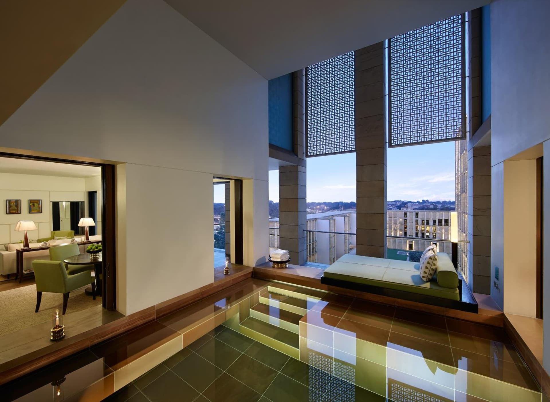 Premier Queen Room