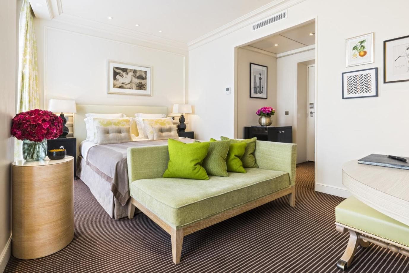 Superior Room Superior Room 19 sqm Queen Or King Shower City Or Courtyard View Ac WiFi Hairdryer