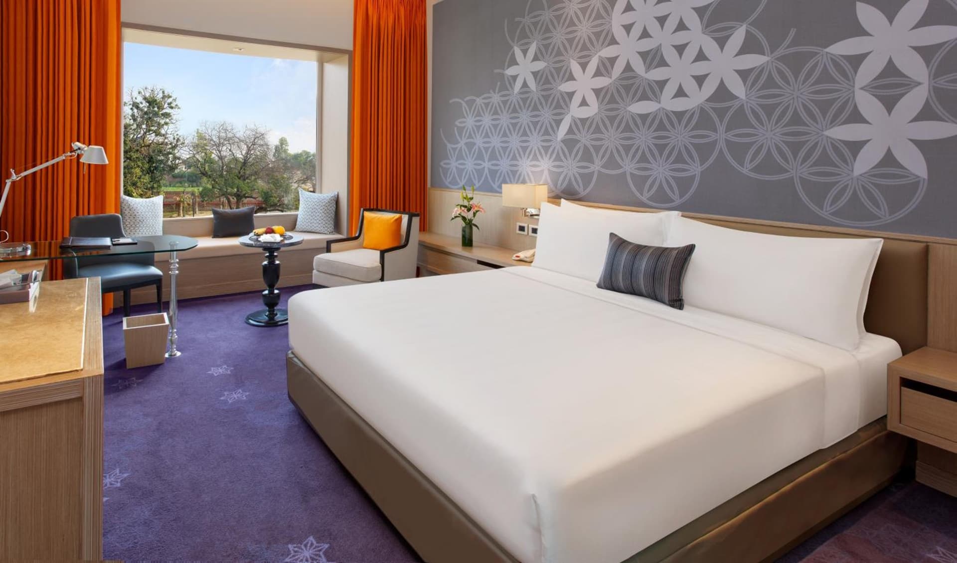 Club King Room