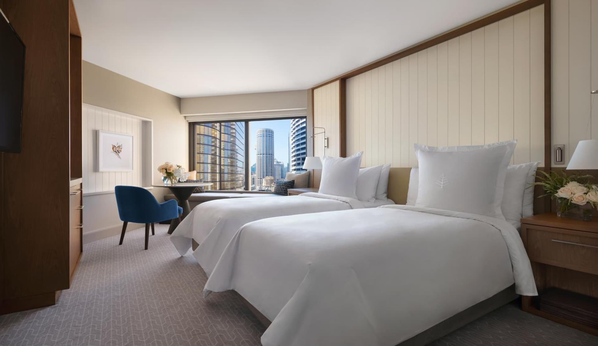 Superior City View Room Twin