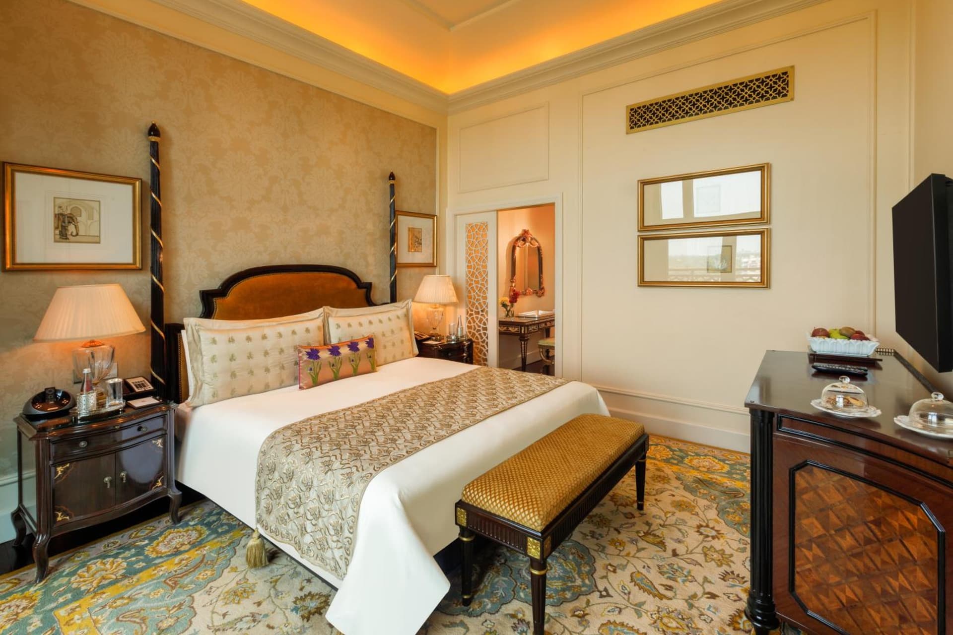 Double Club King Bed