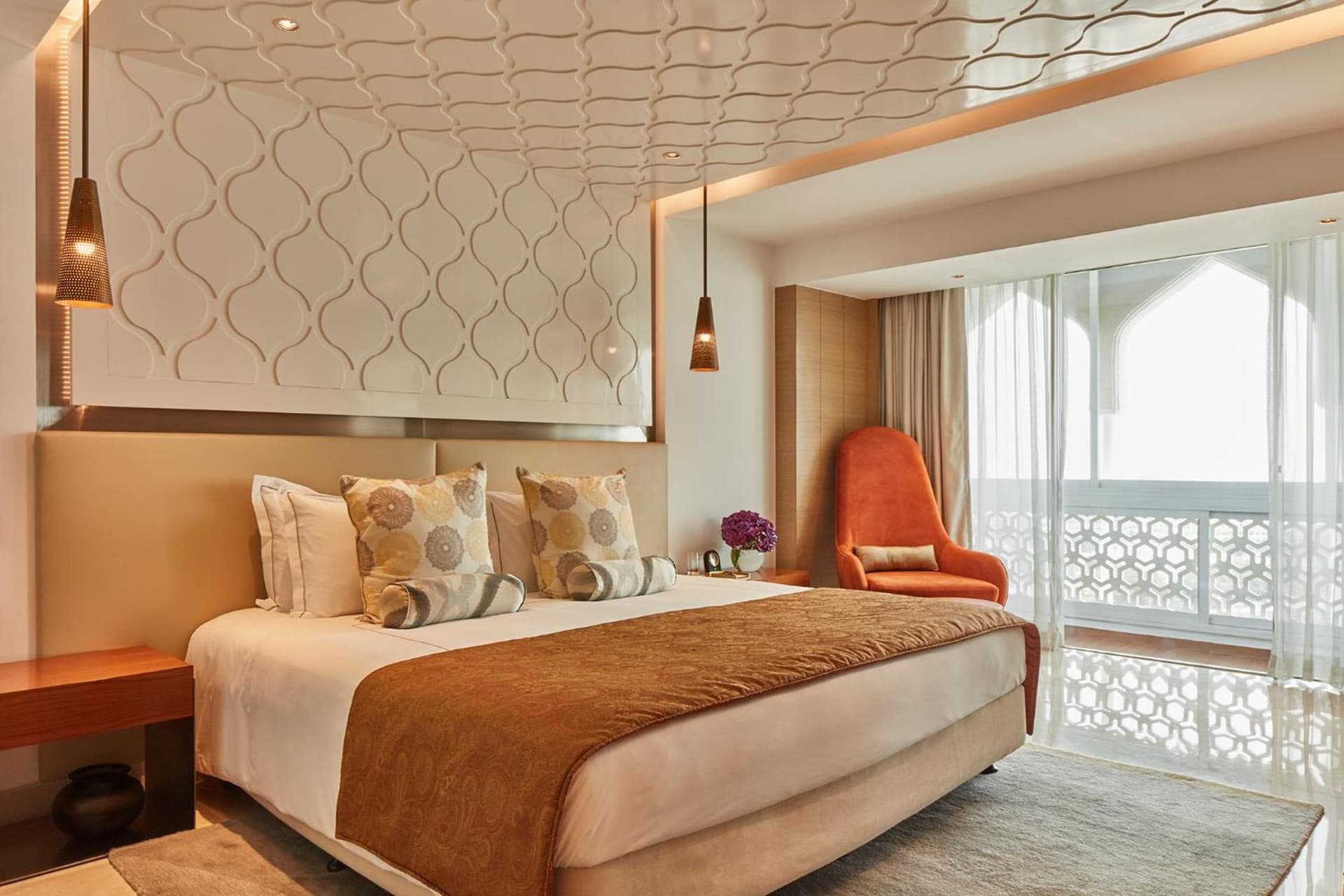Deluxe King City View Room
