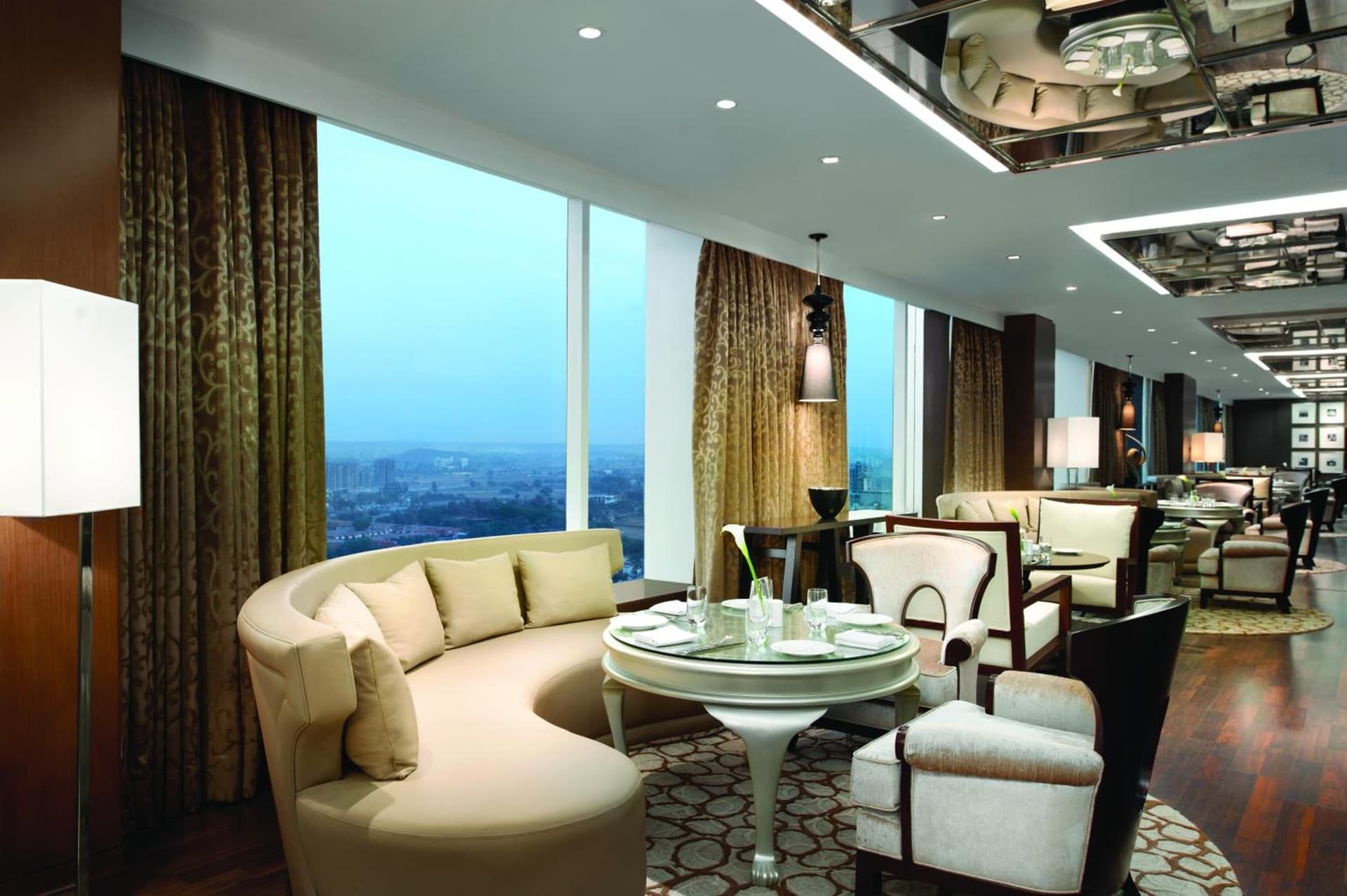 Club King Room
