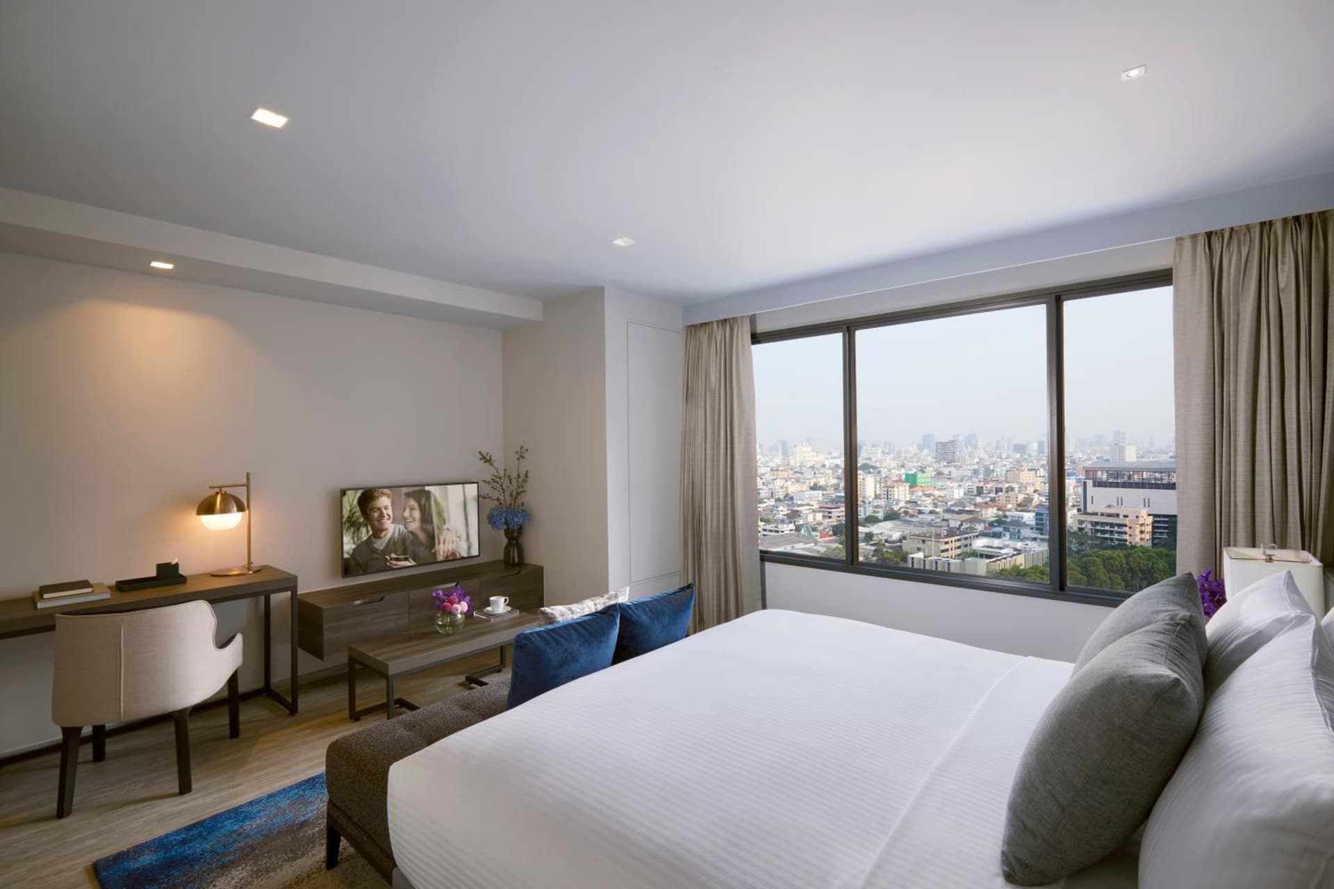 Deluxe King Room