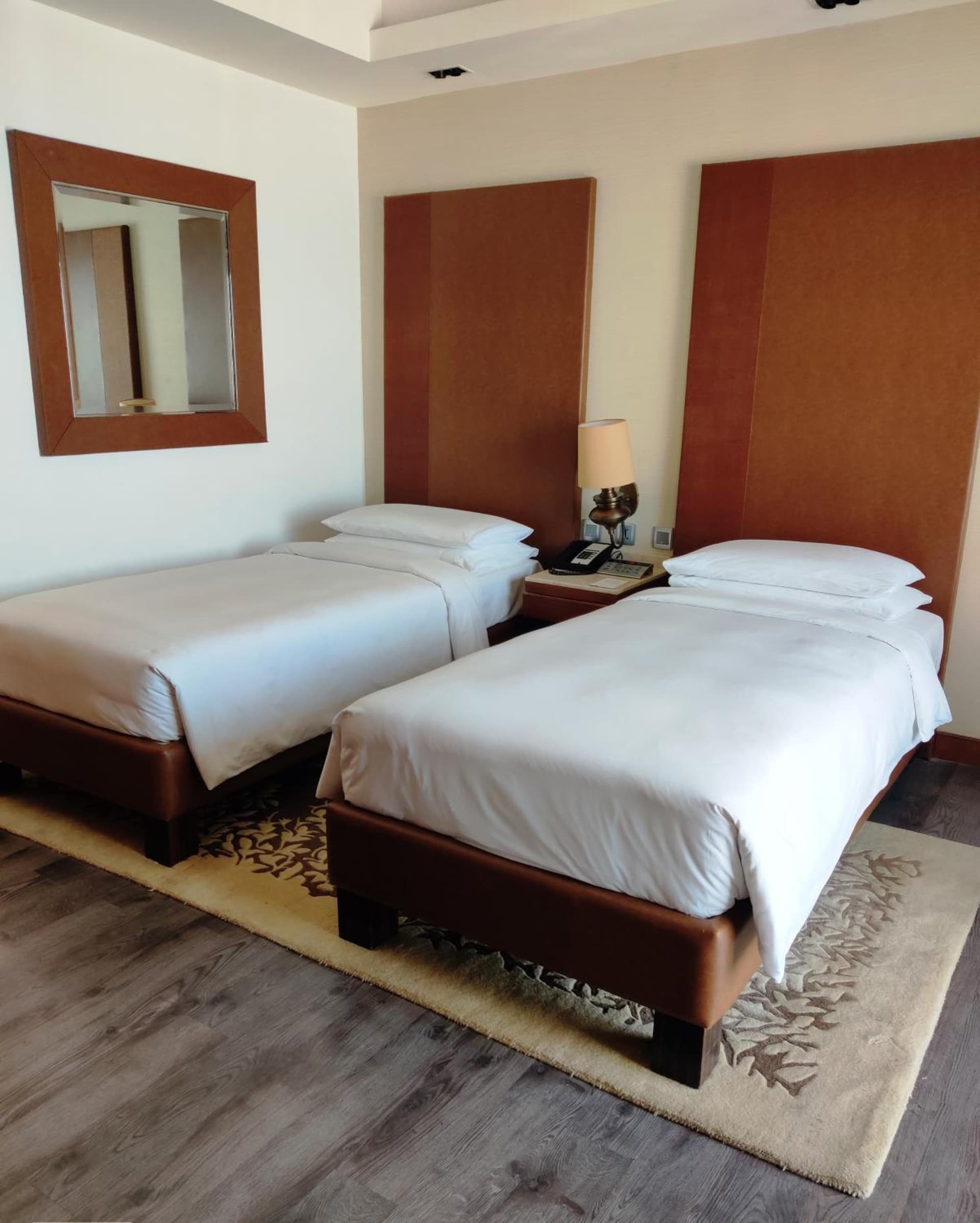with 2 Twin Beds