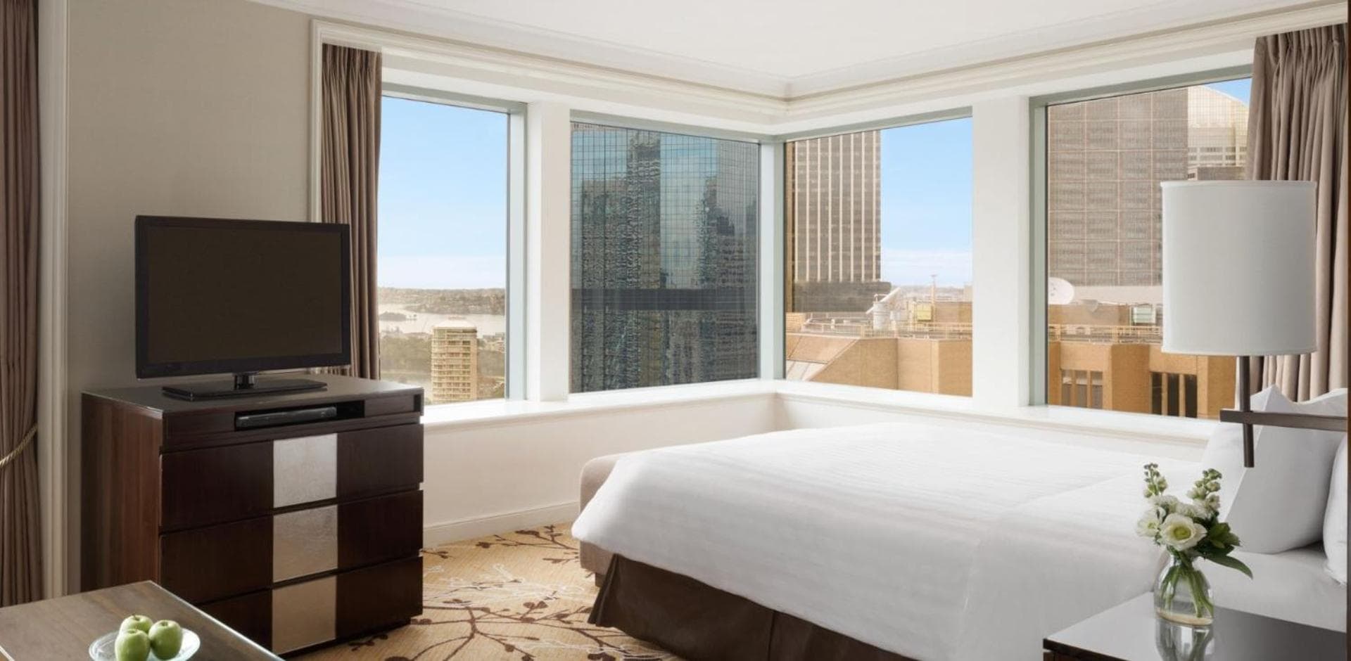 Premier Harbour Bridge Room