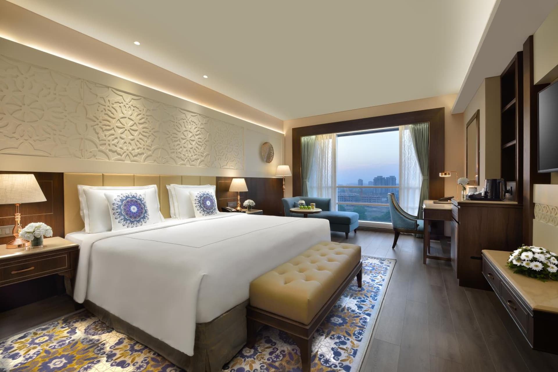 Deluxe Room King Bed