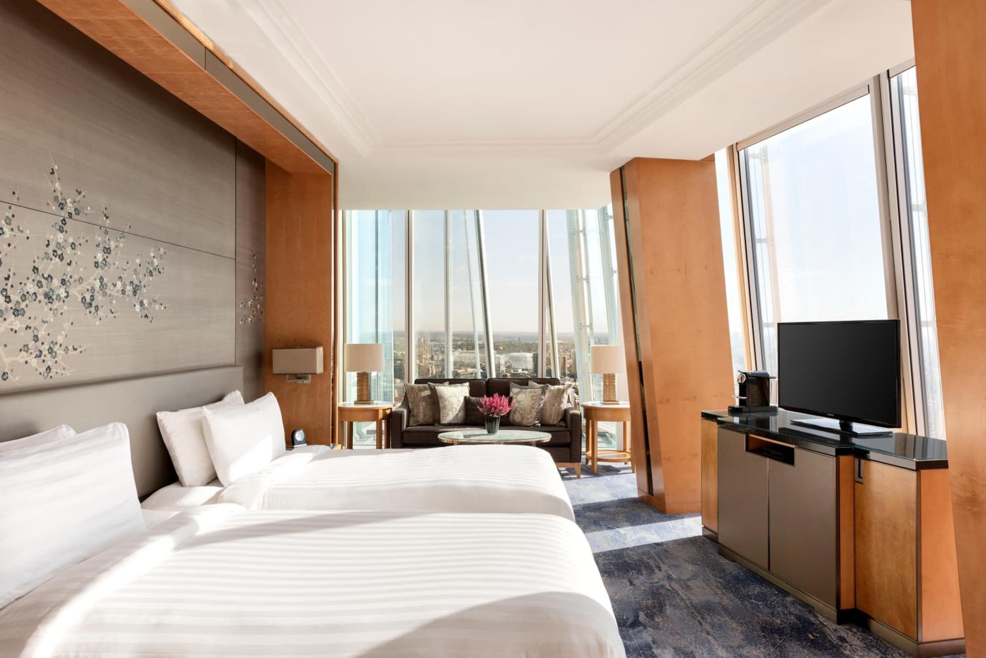 Iconic City View Room 1 King