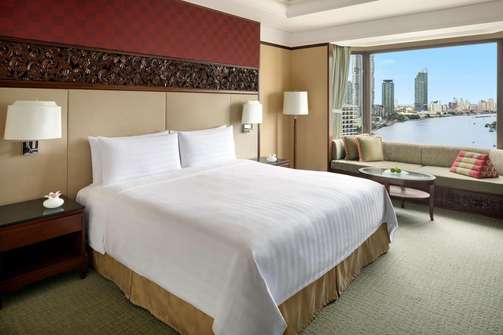Shangri La Wing Deluxe River View 1 King