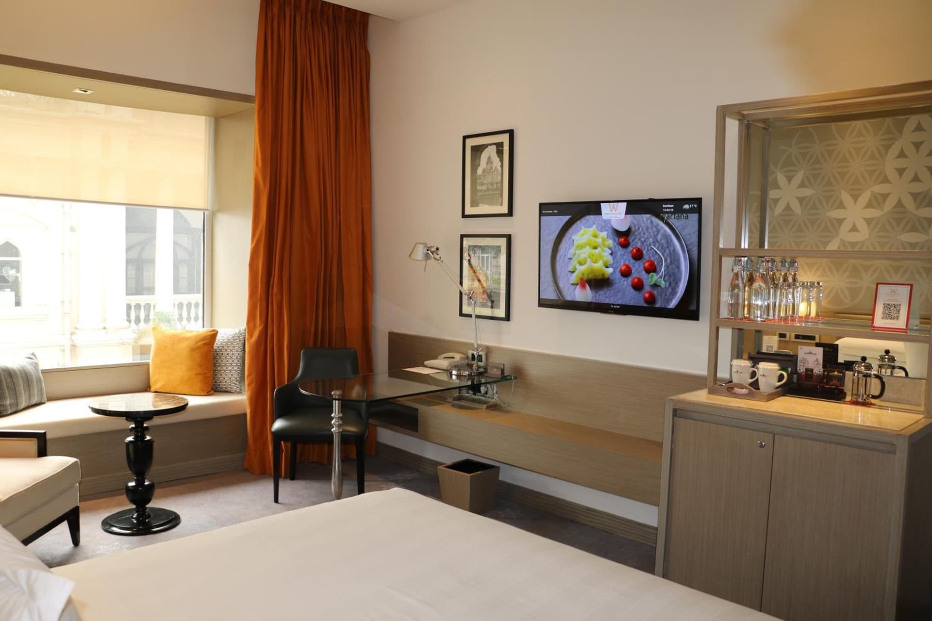 Club Twin Room