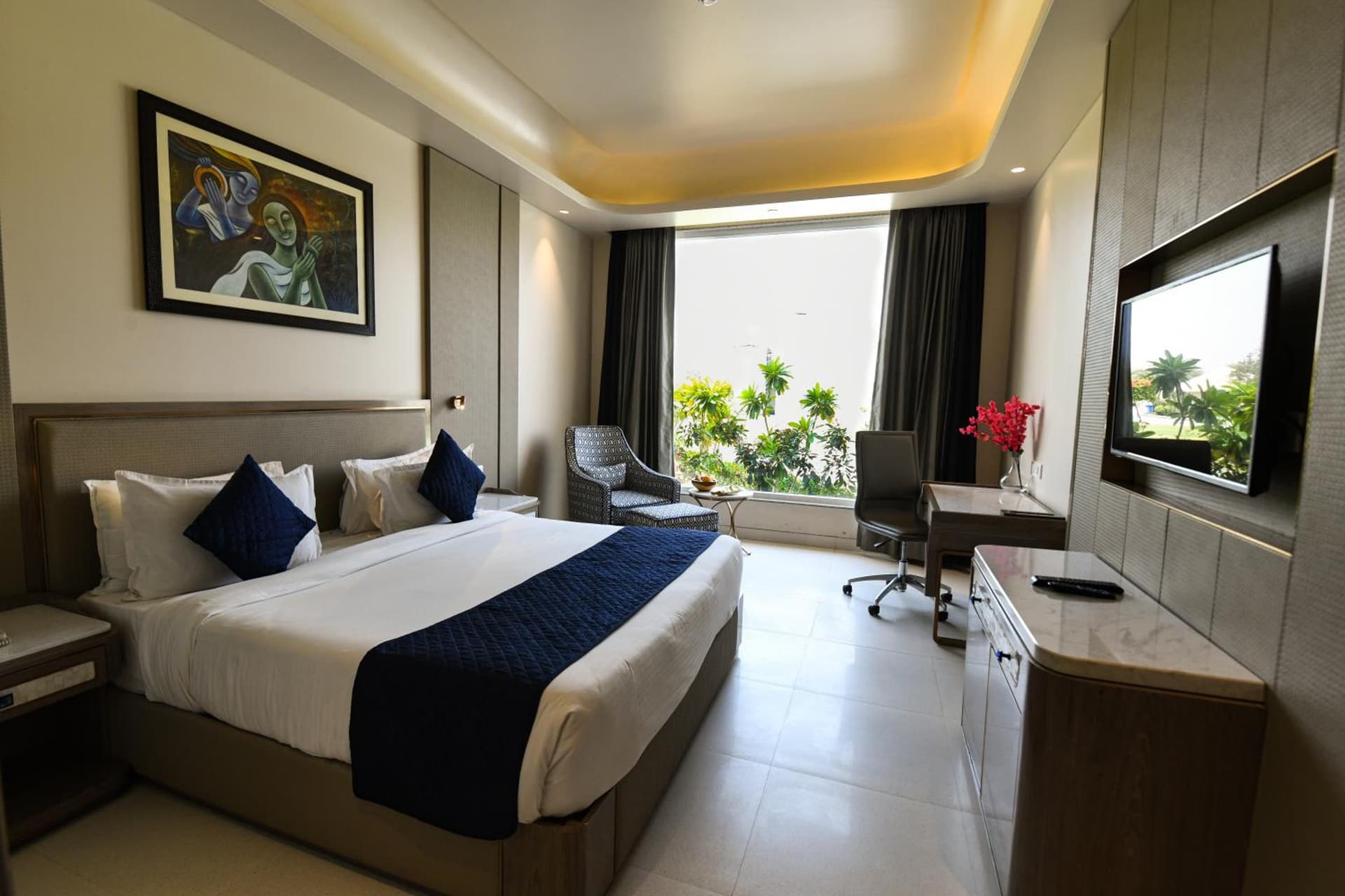 Club King Room