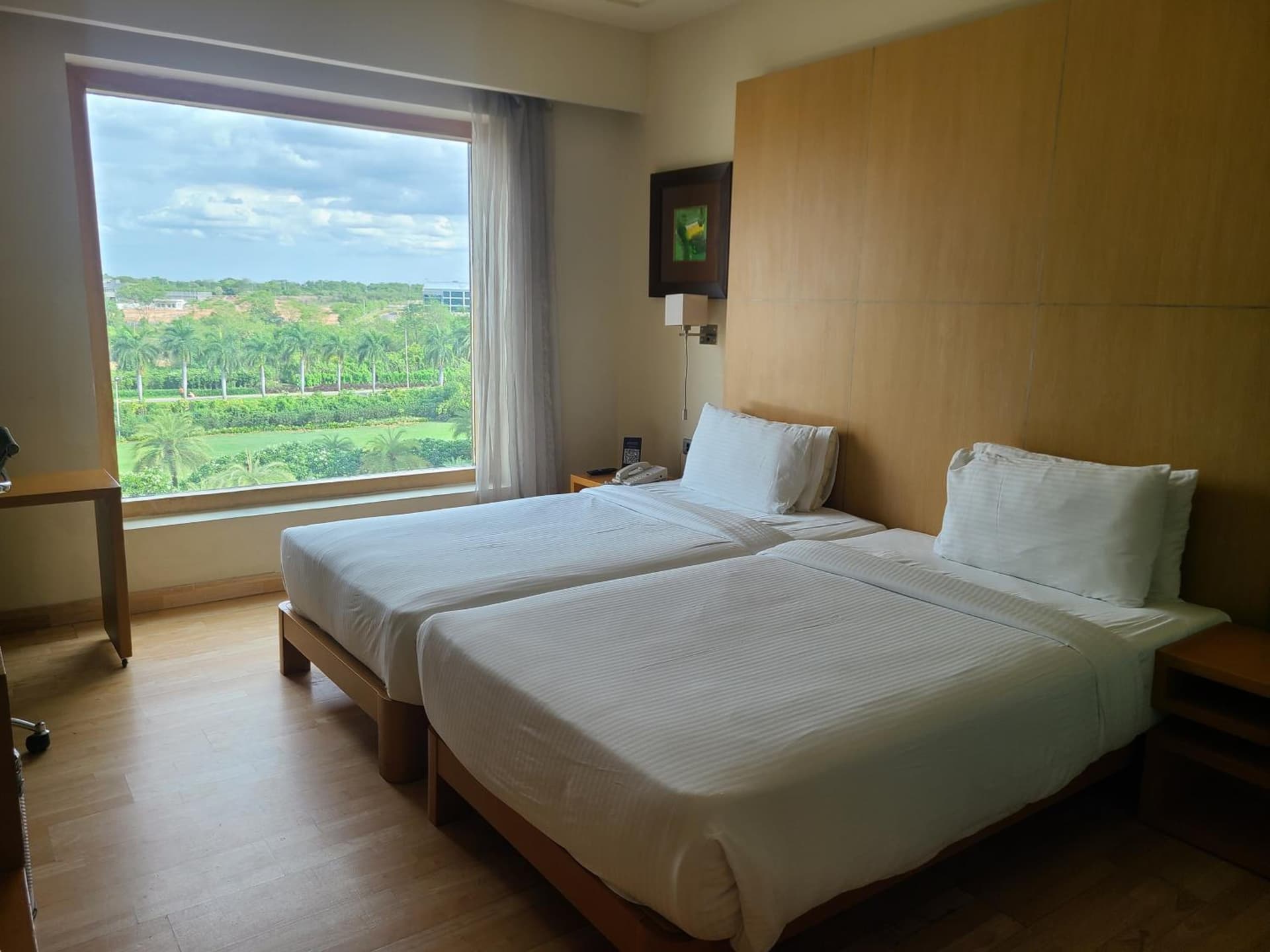 Superior Room with Twin Beds And Pool View