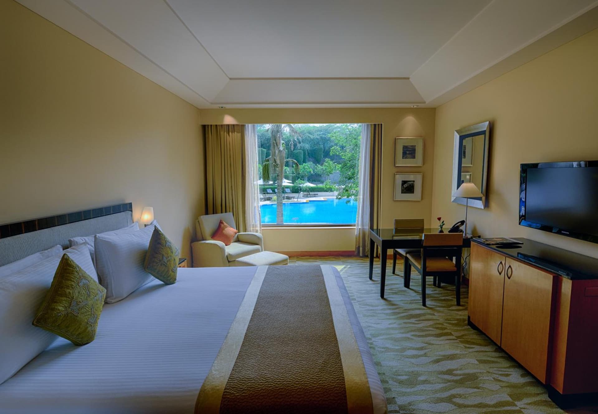 Deluxe Double Room (Full Double Bed) (King Size Bed)