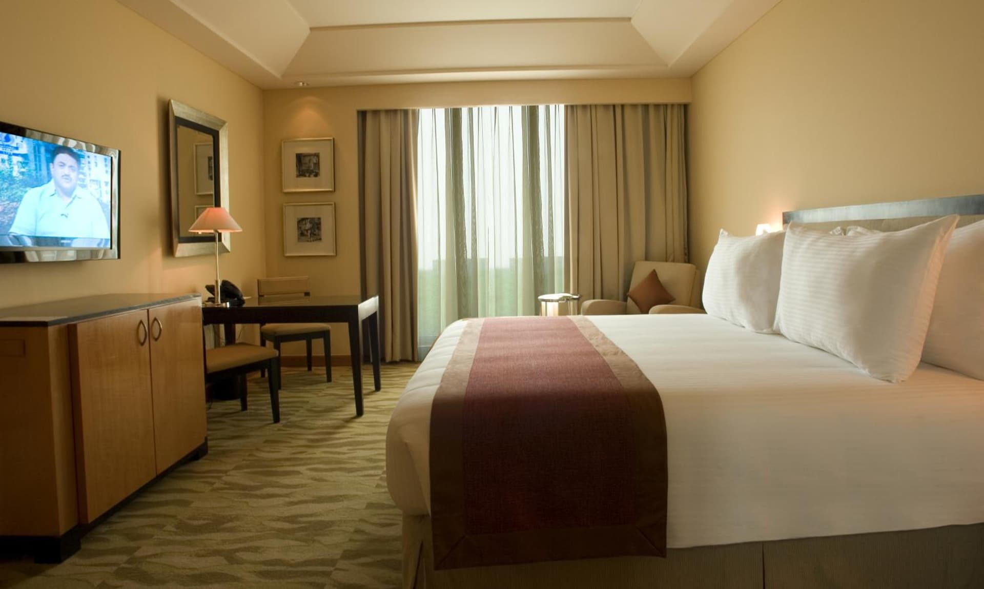 Club King Room