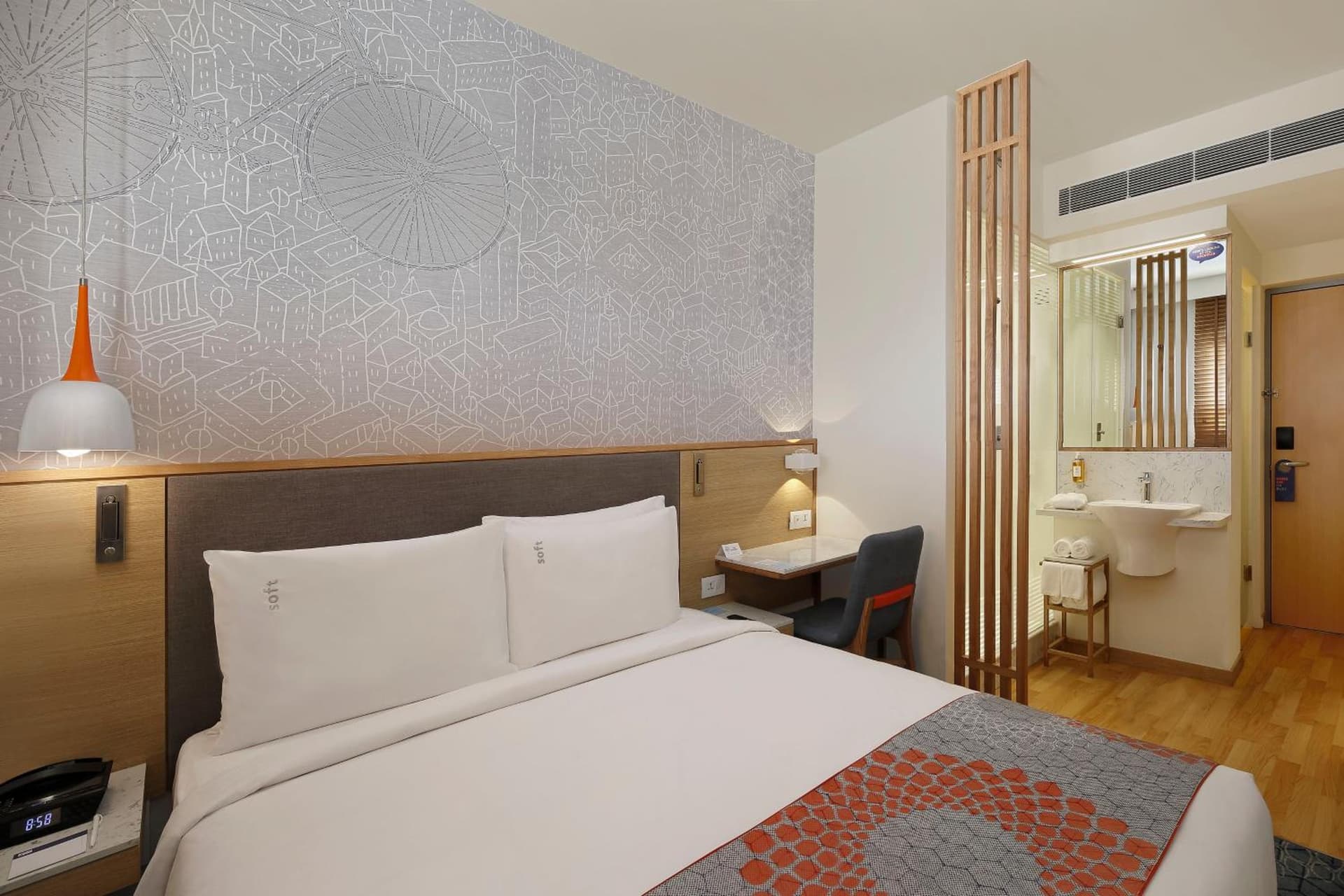 Standard Queen Room