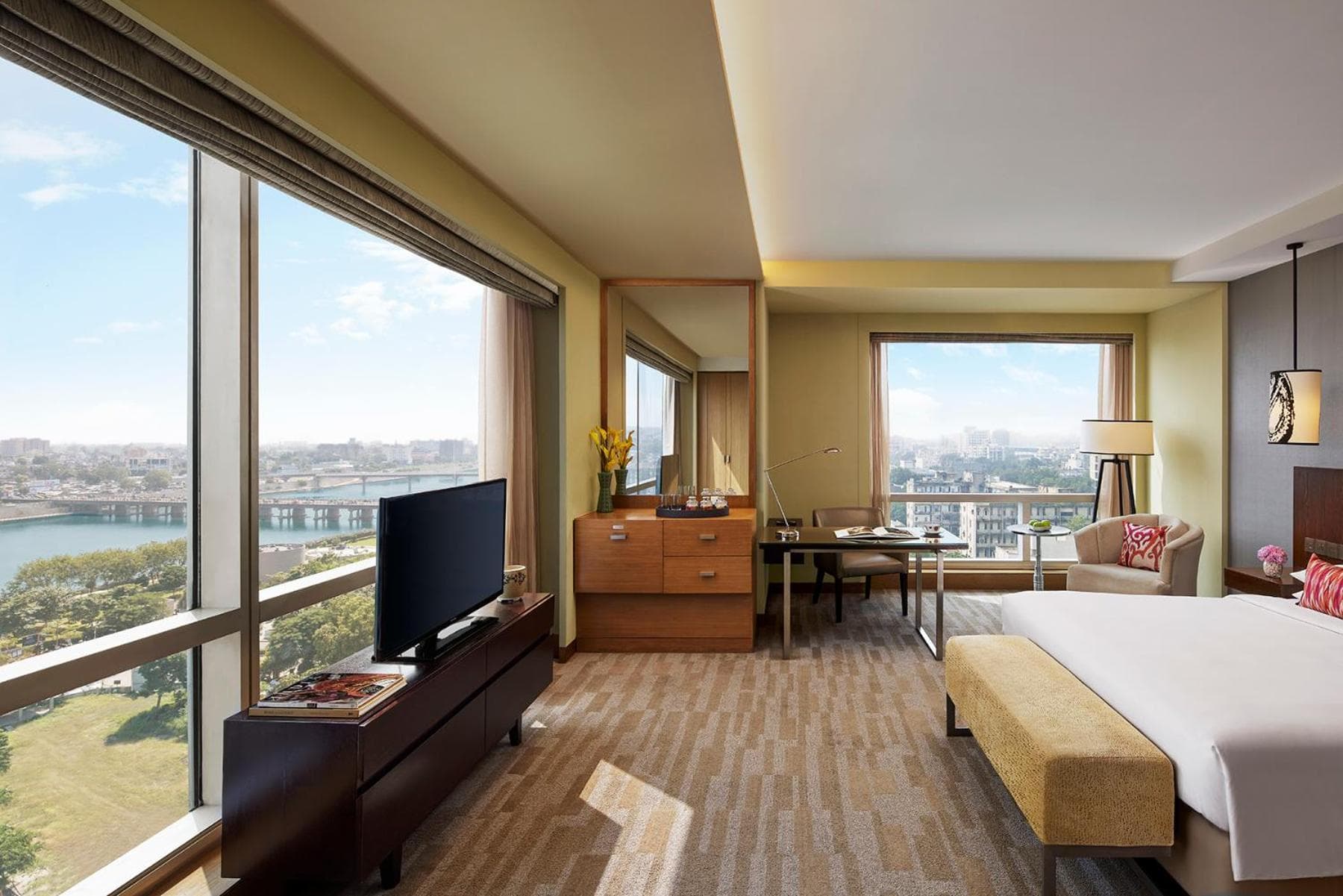 Club King Room