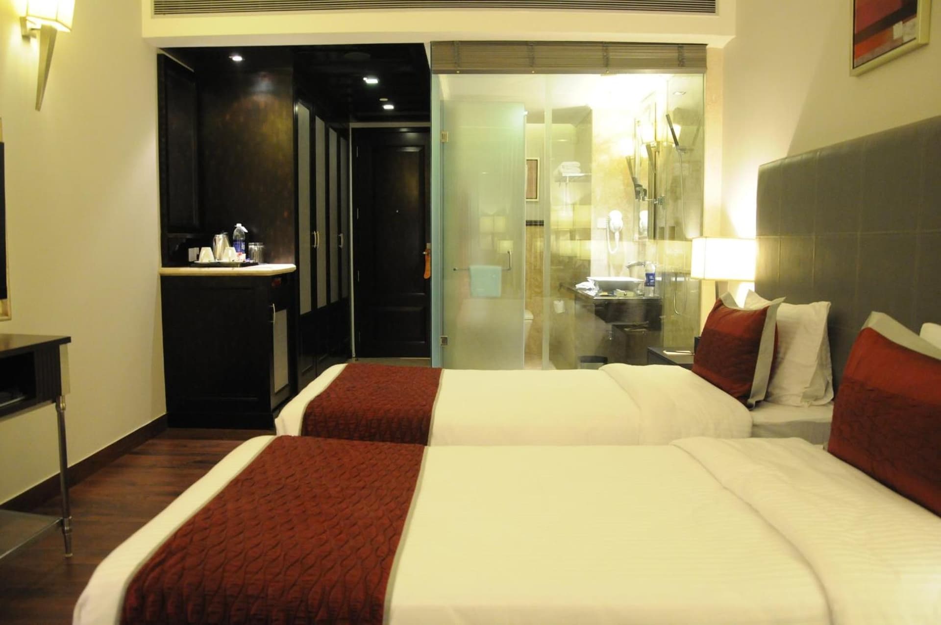 Neo Classic Room