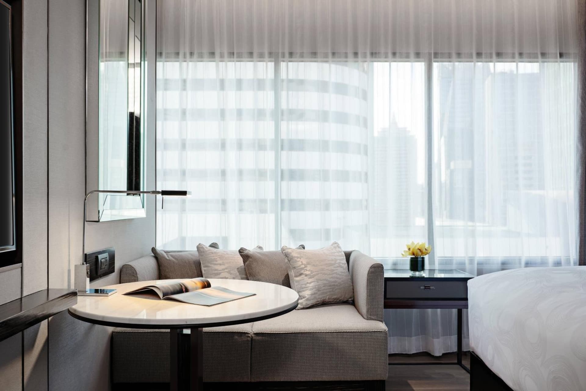Deluxe King Room with City View