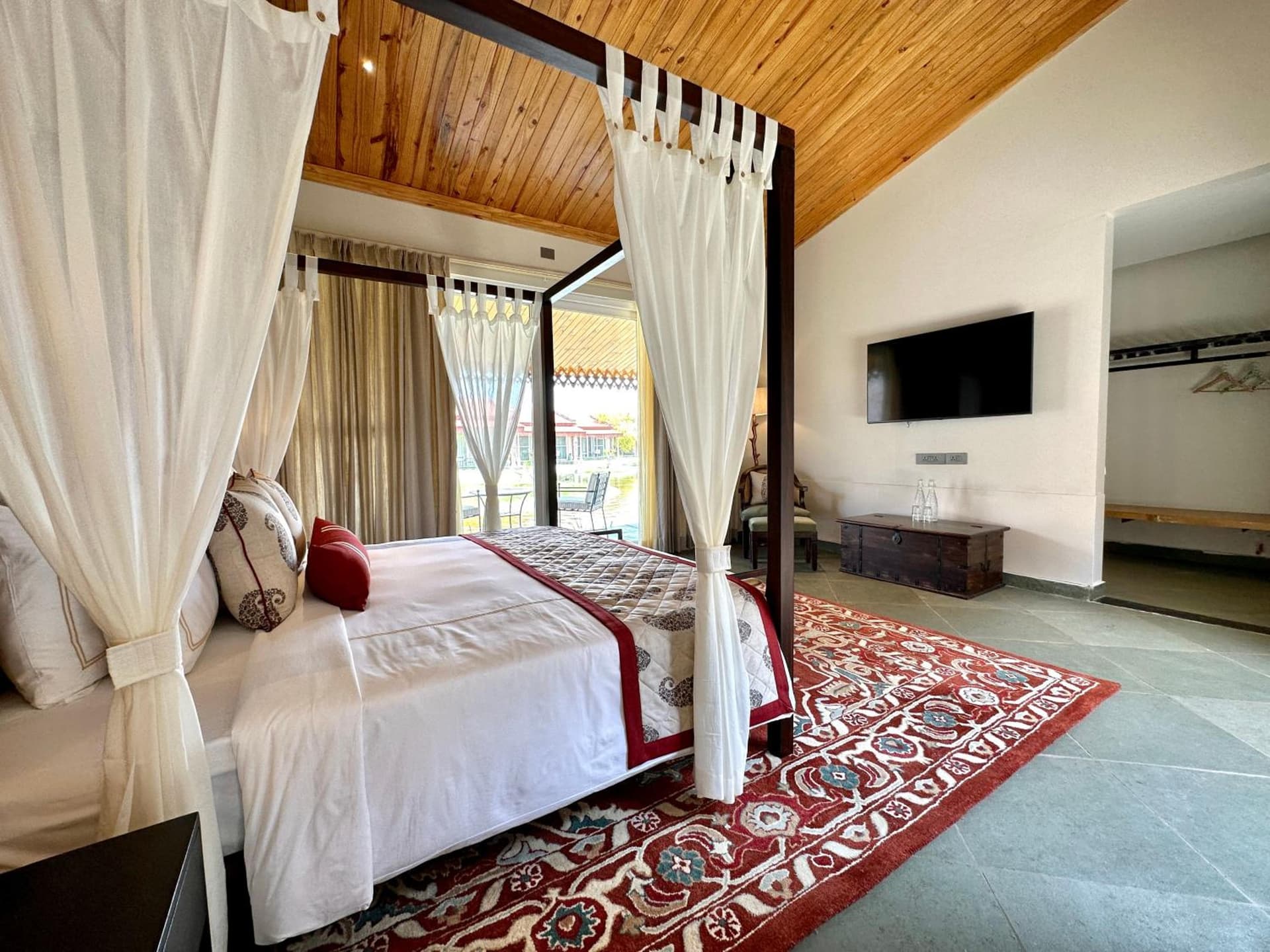 Luxury Villa with Courtyard And Private Pool
