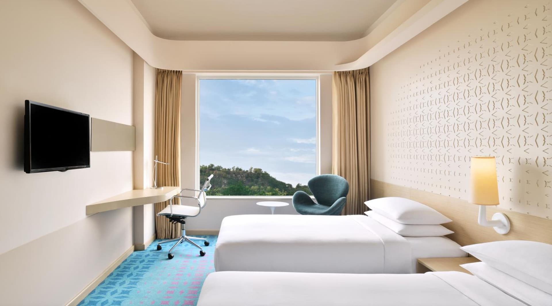 Deluxe Twin Room with City View