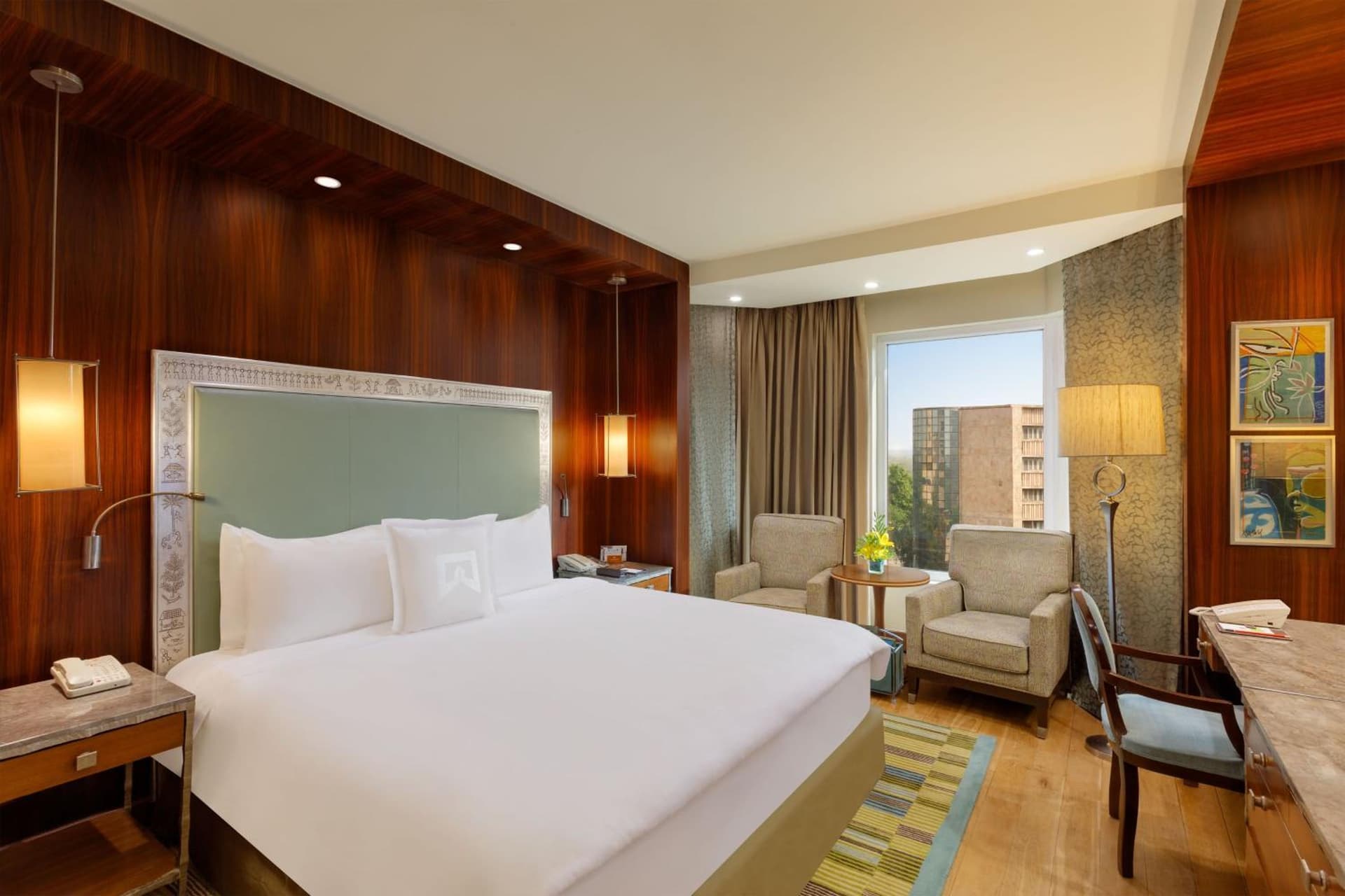 Exclusive Executive Club Room