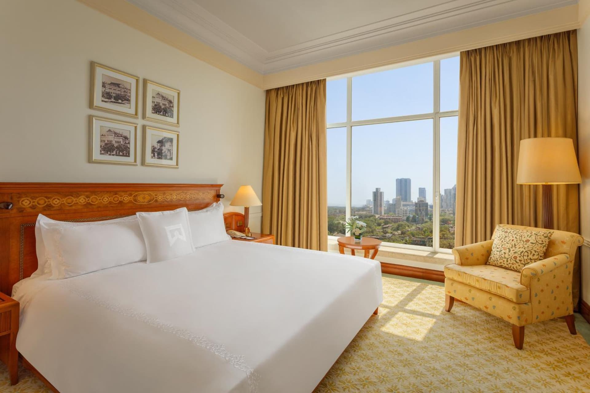 Club King Room