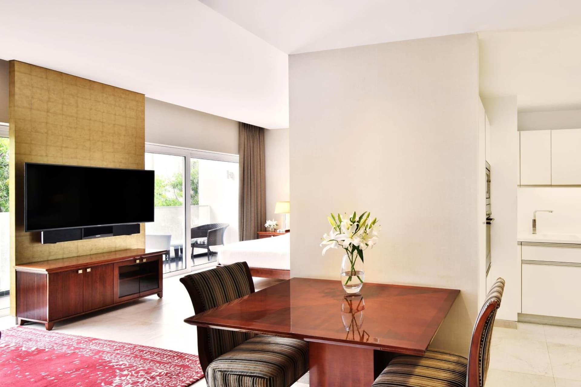 Suite King Balcony Room