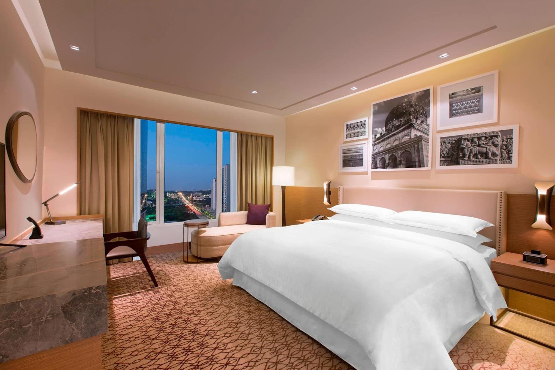 Club King Room