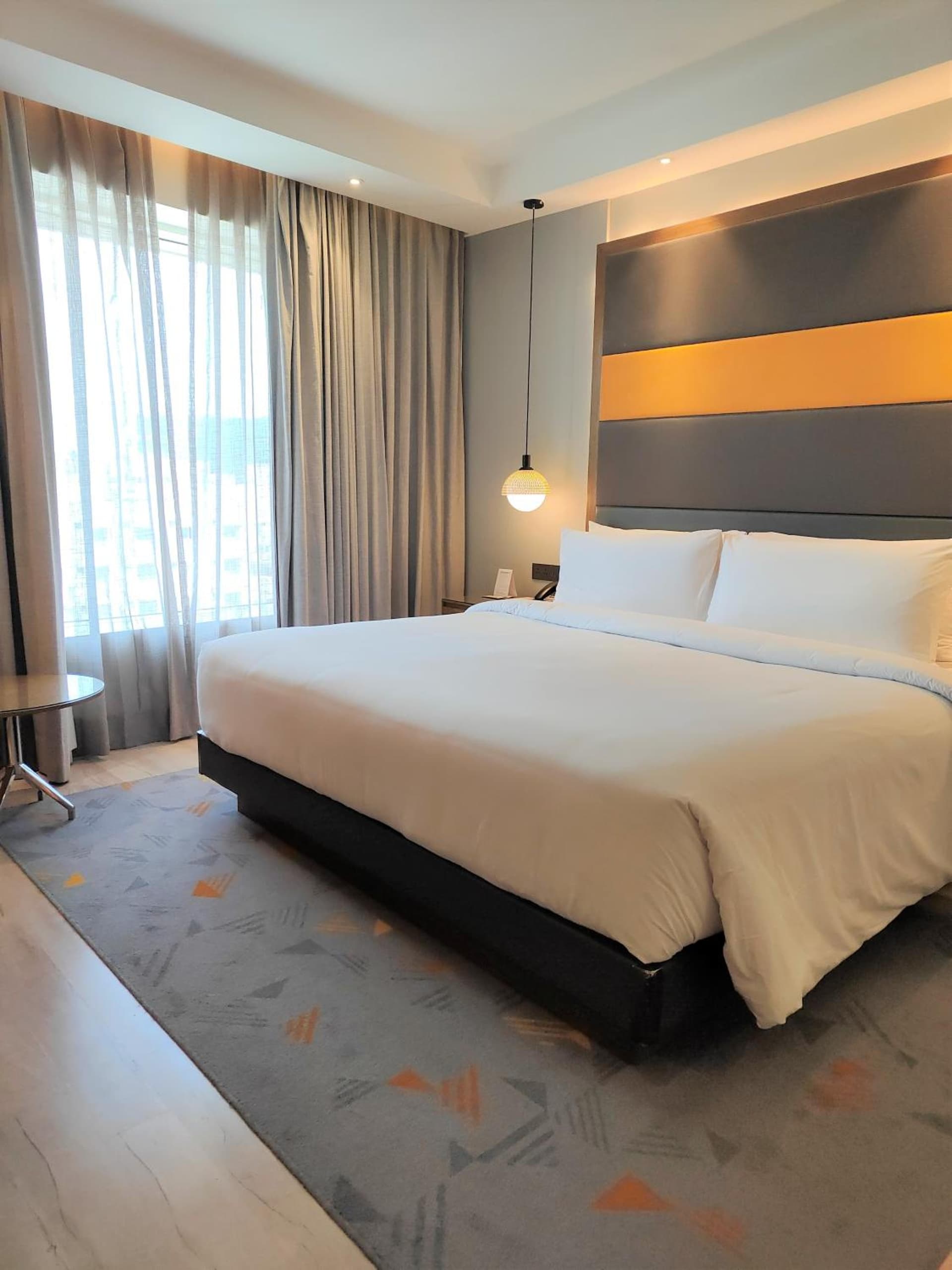 Club King Room