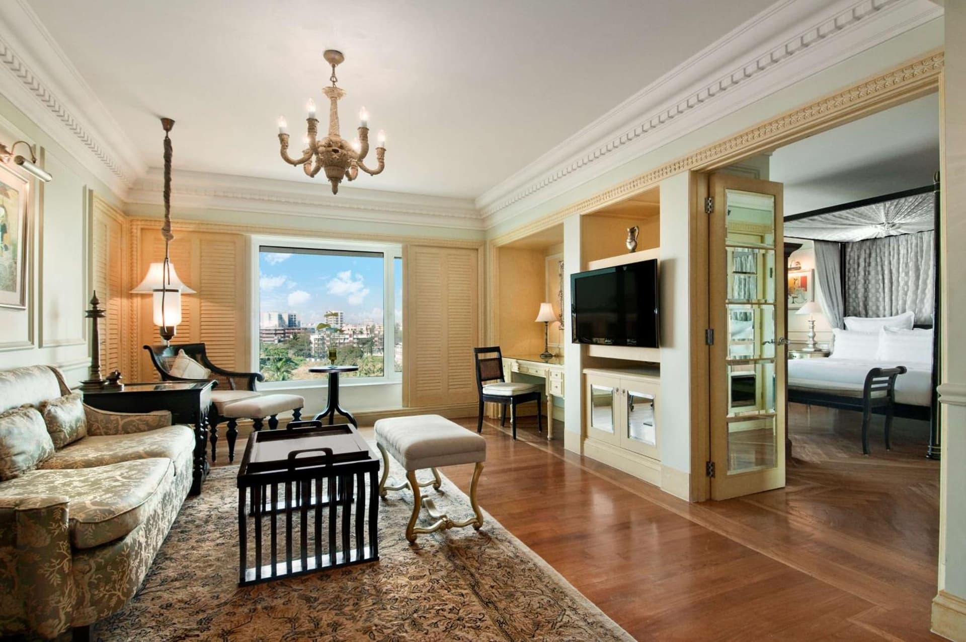 King Hilton Deluxe Guestroom