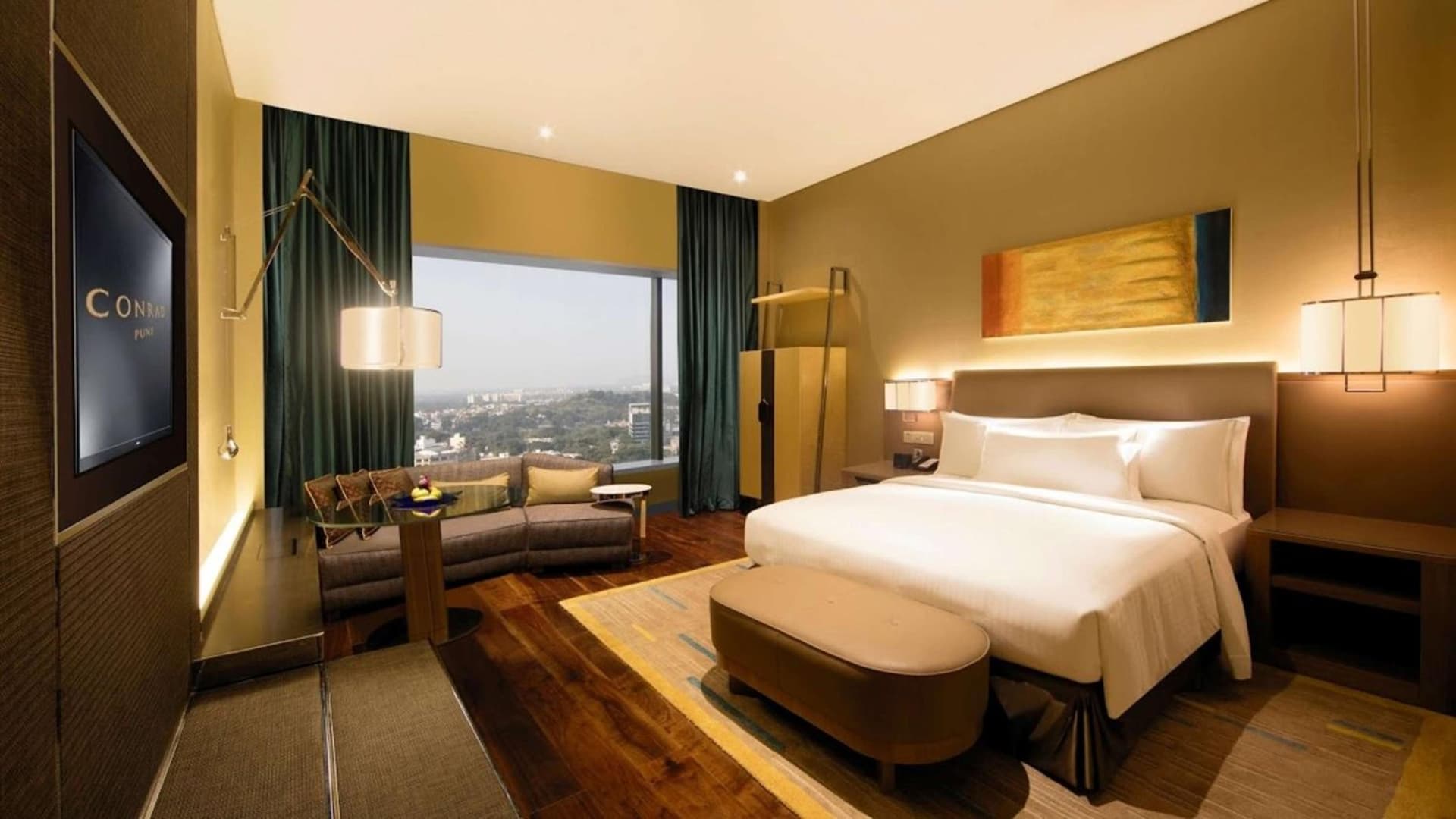 King Executive Executive Lounge Access 42 sqm/Bfst Drinks Snacks In Lounge/High Flr Rainshower/Sep Soaktub/Desk/Media Hub/Minibar