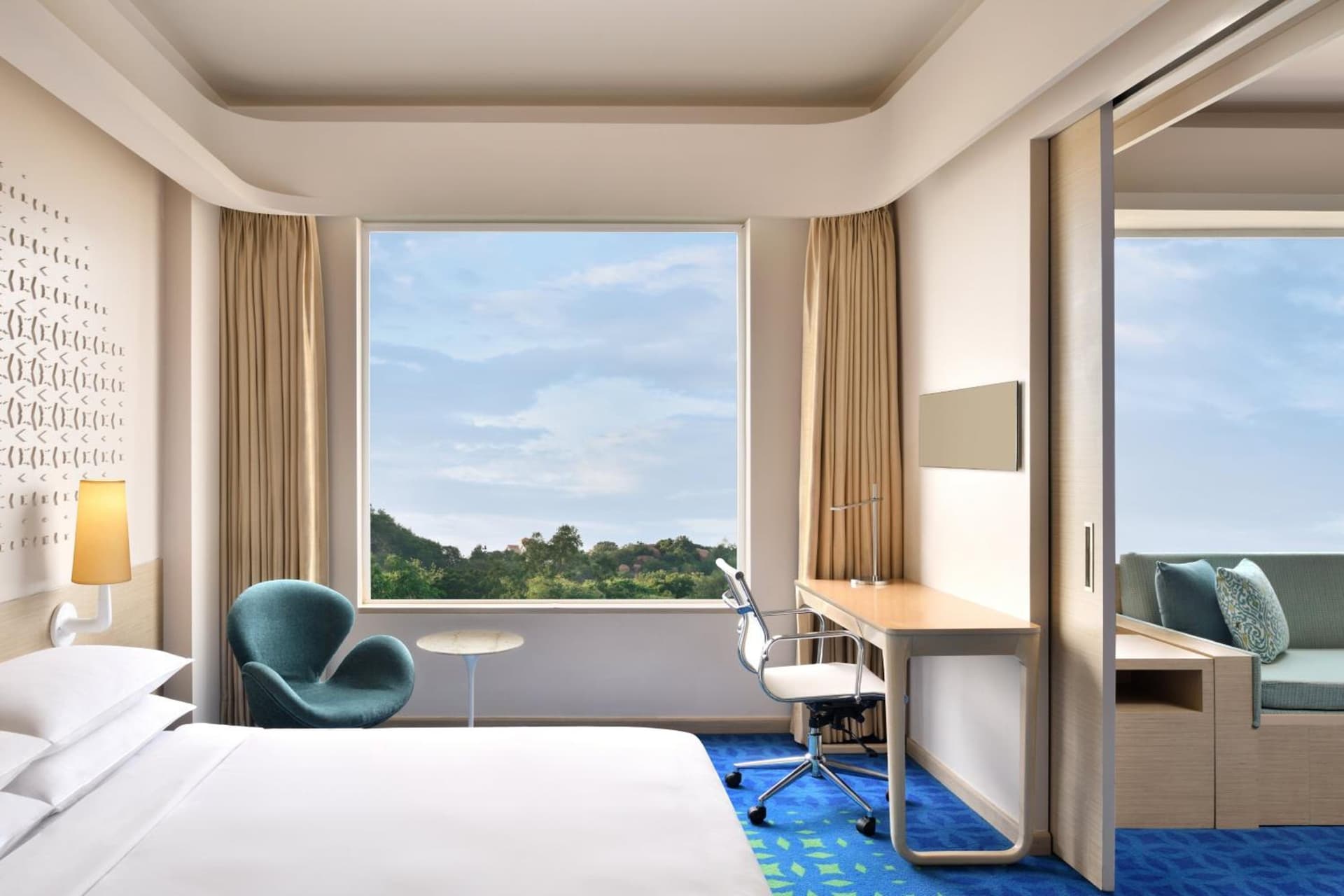 Suite Queen Room
