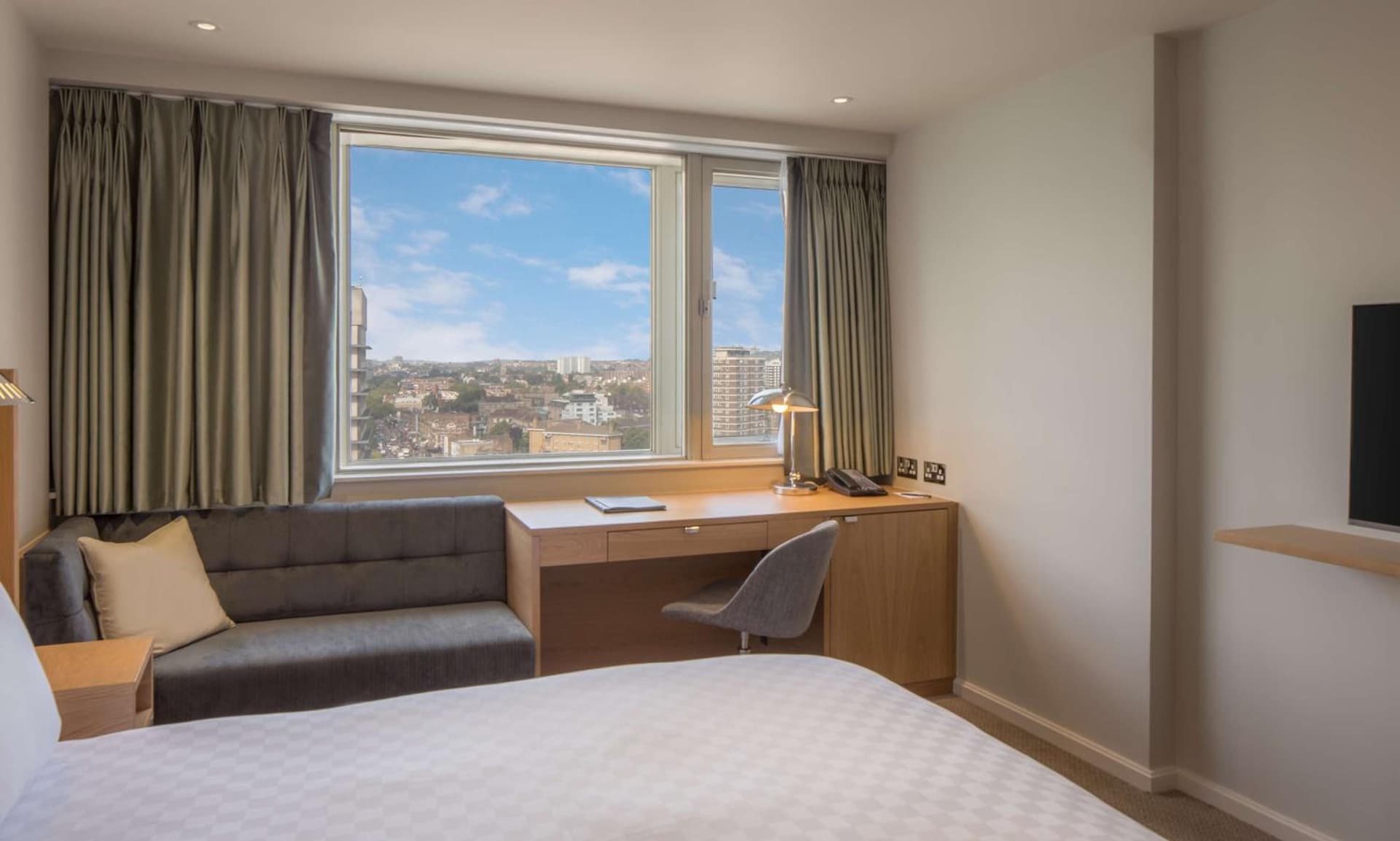 Queen Guest Room