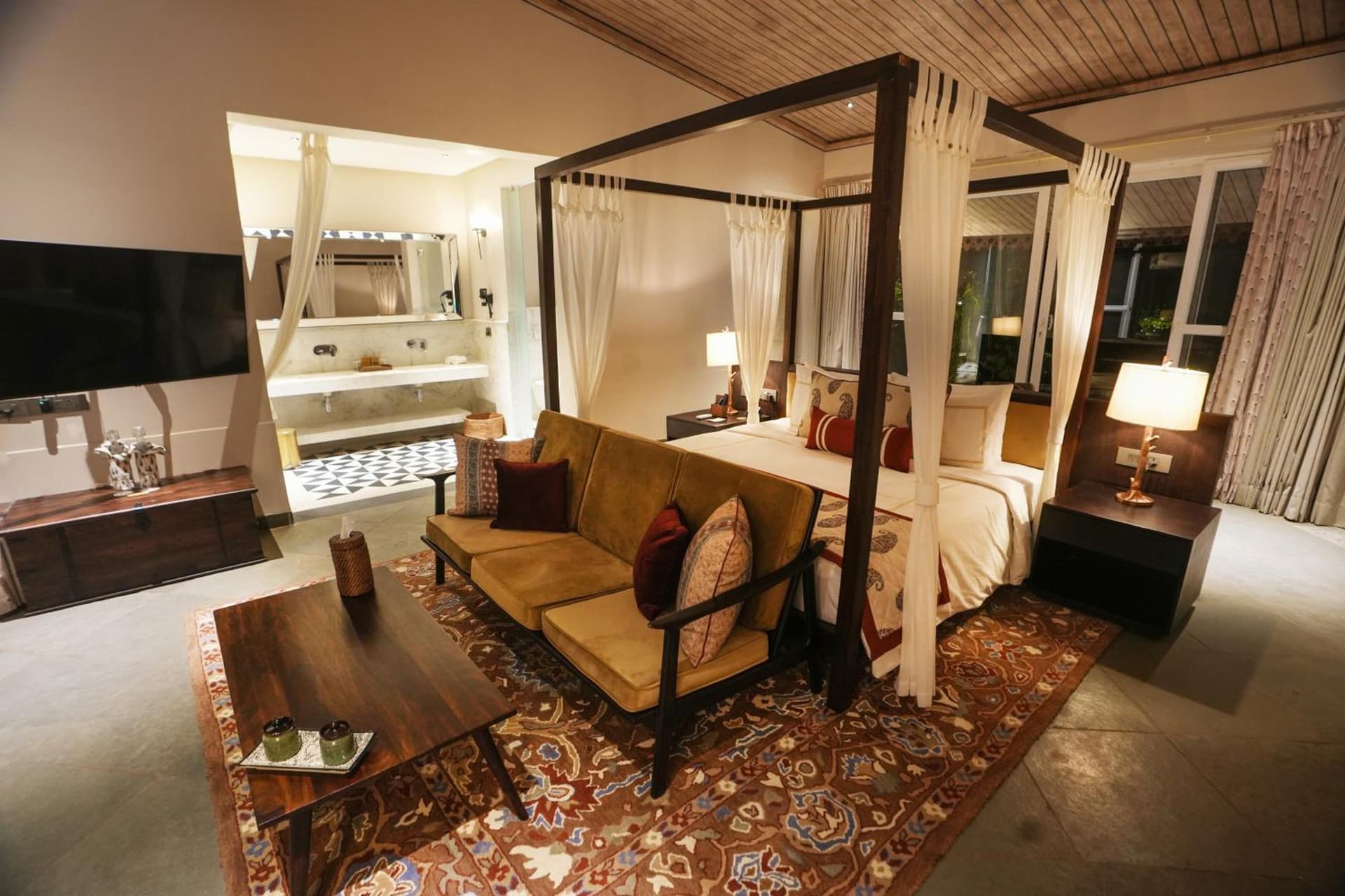 Villa Jacuzzi Room
