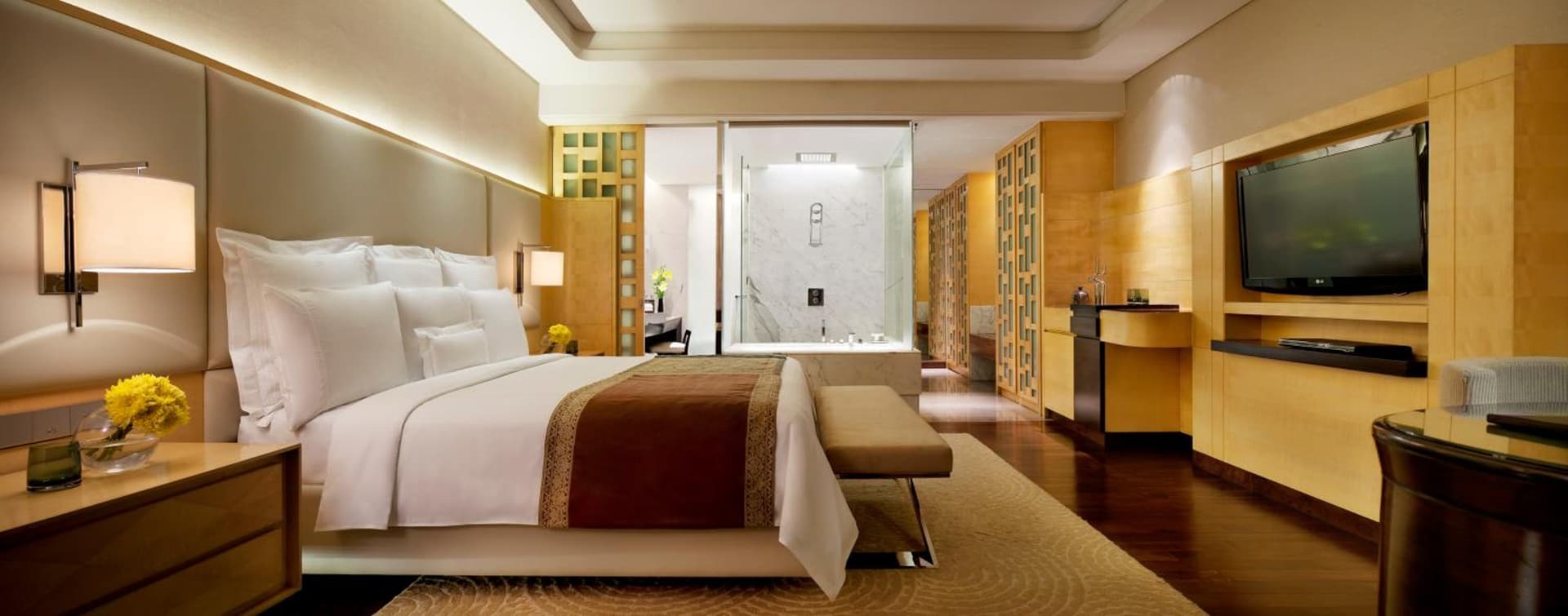 Club King Room