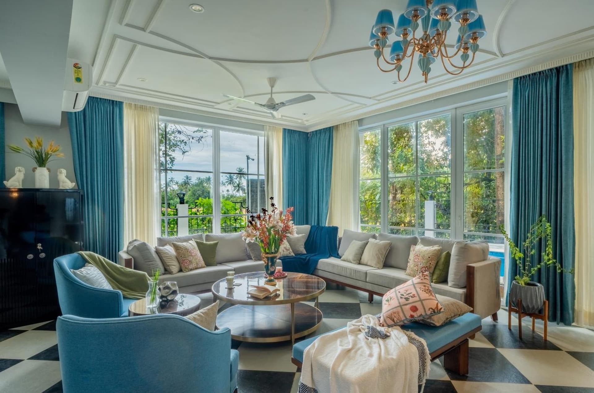 Villa Queen Room