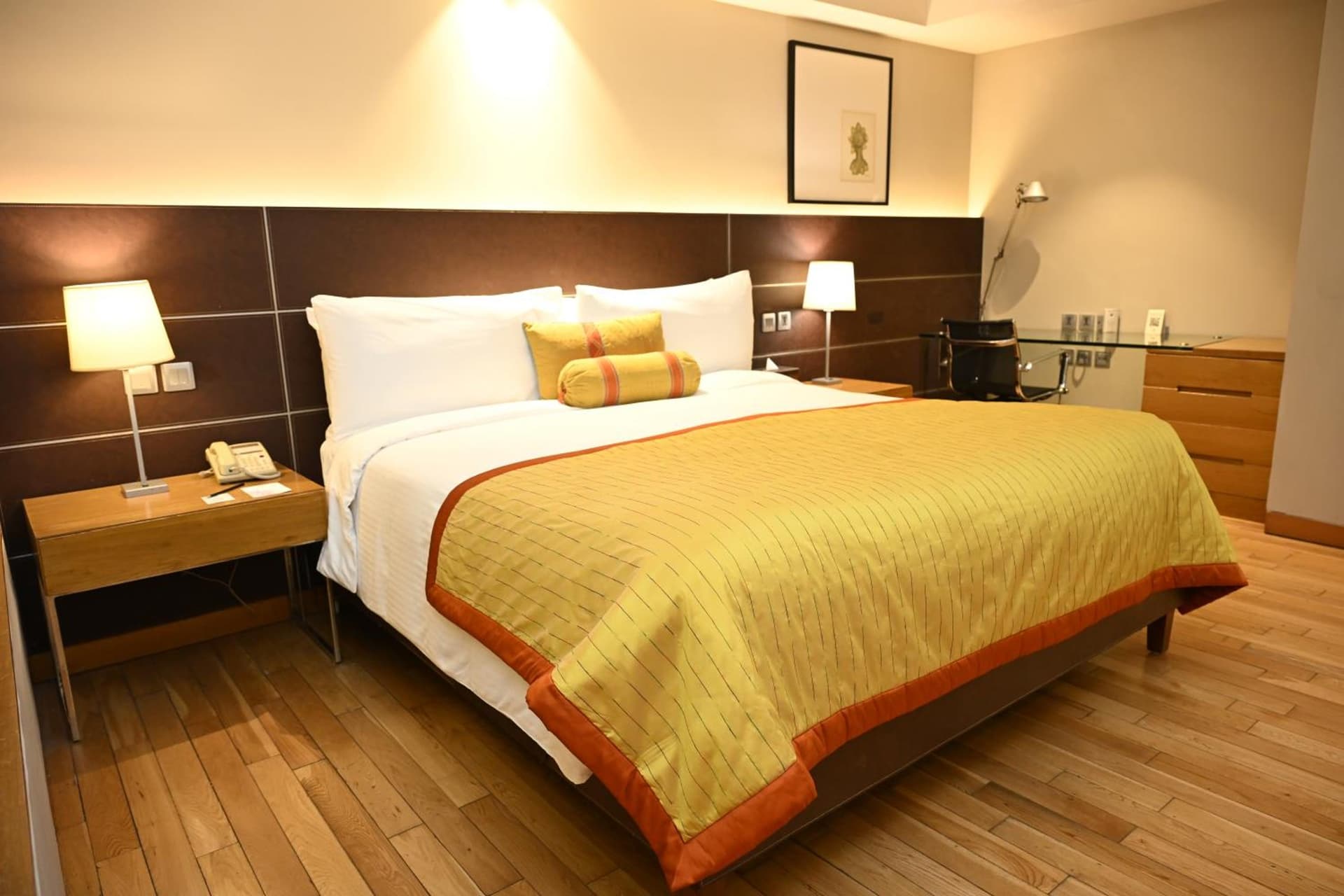 Club King Room