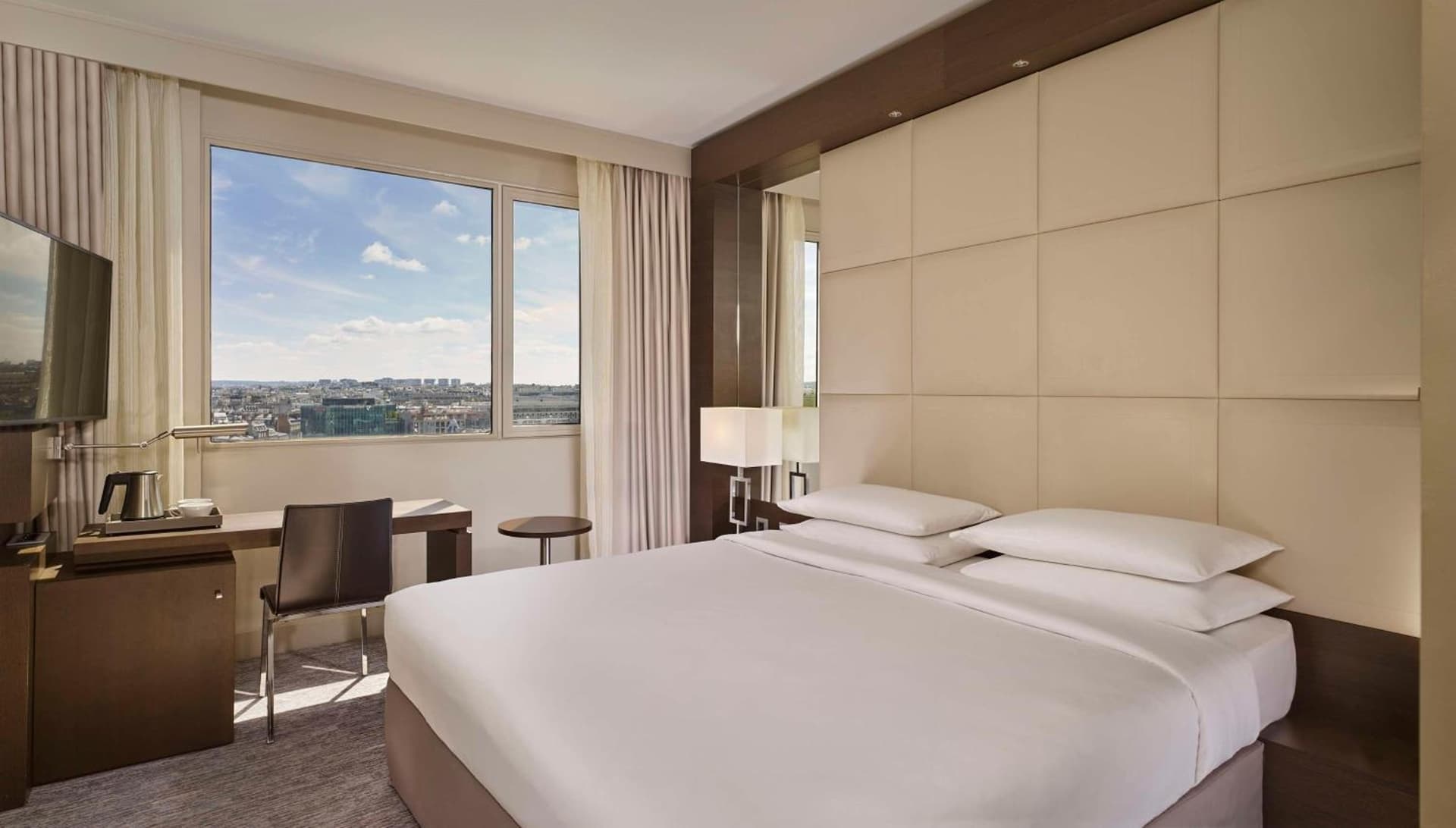 King Bed with Eiffel Tower View