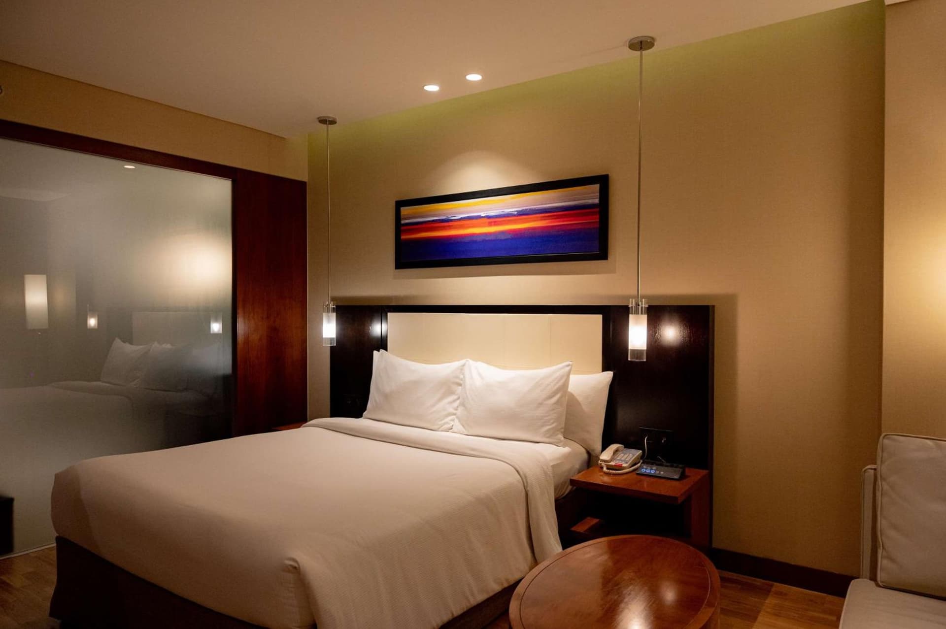 Hilton Guest Room Queen Bed