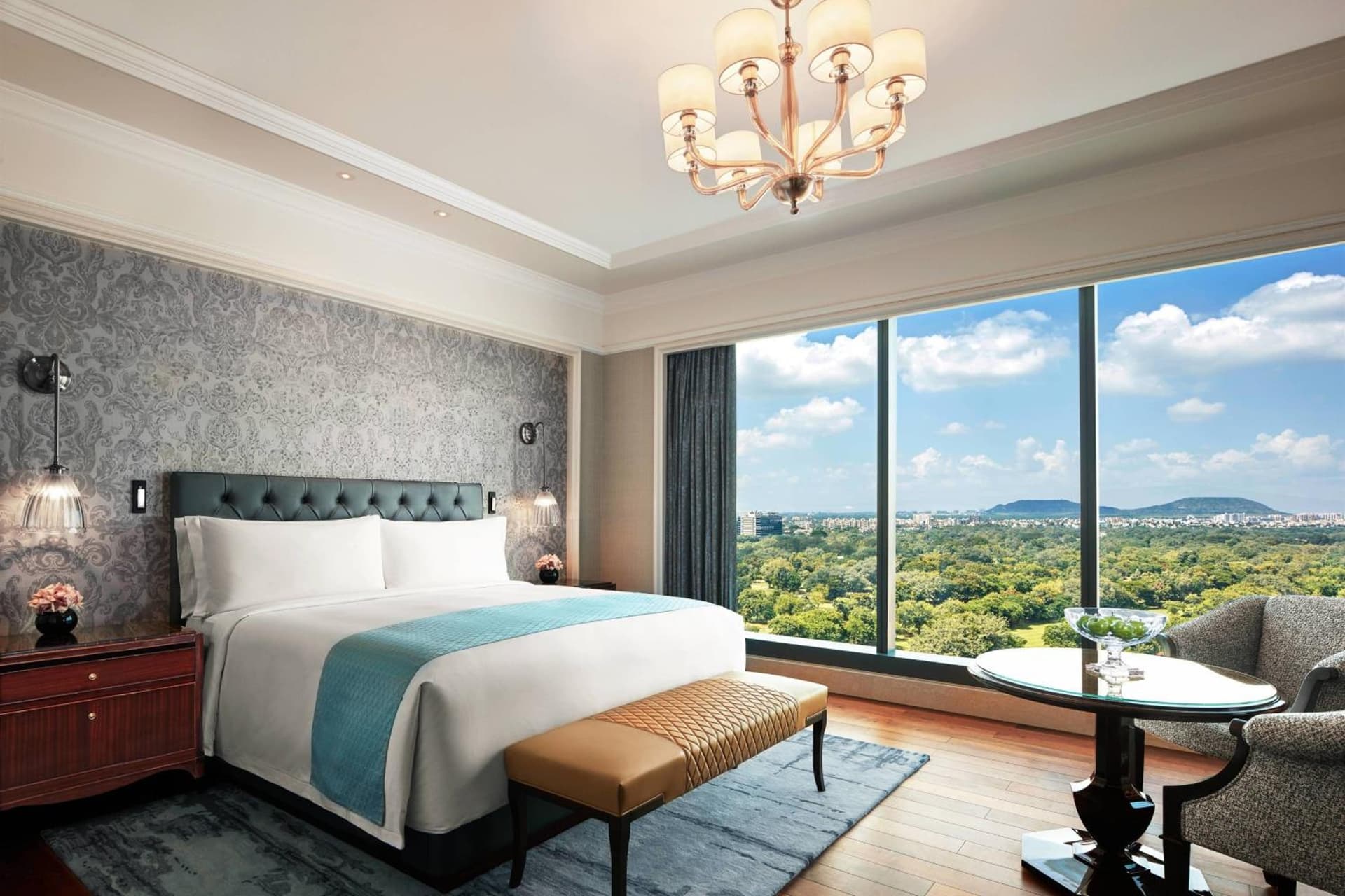 Club King Room