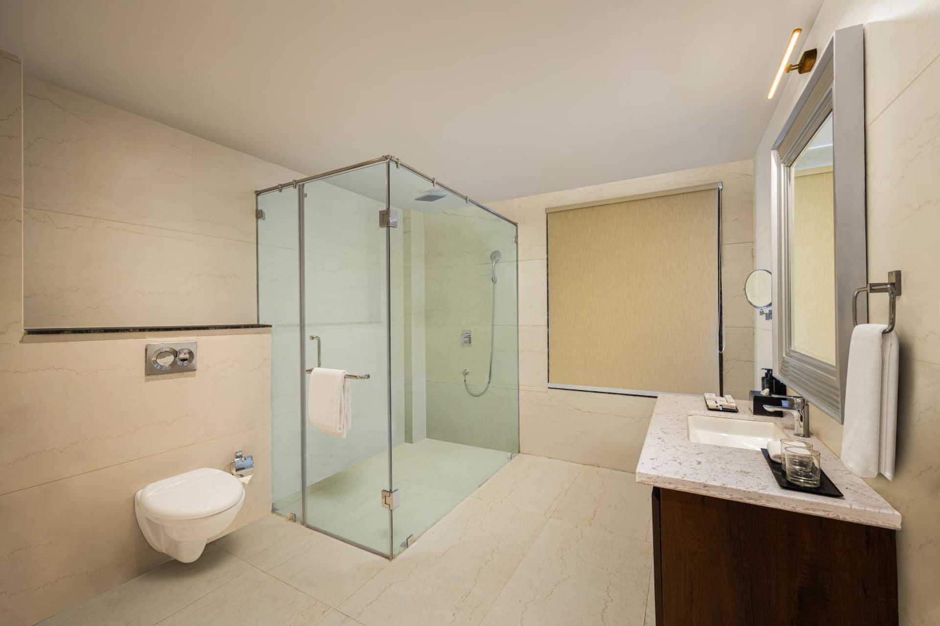 Villa King Pool View Room