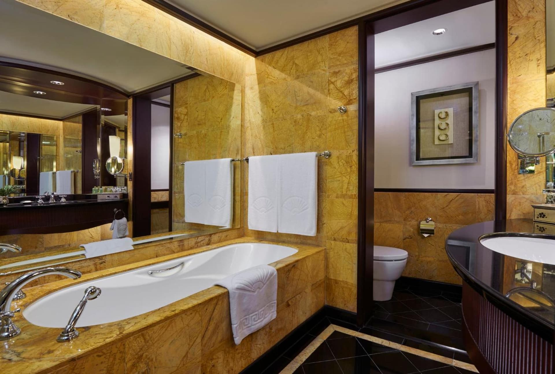 Club King City View Room
