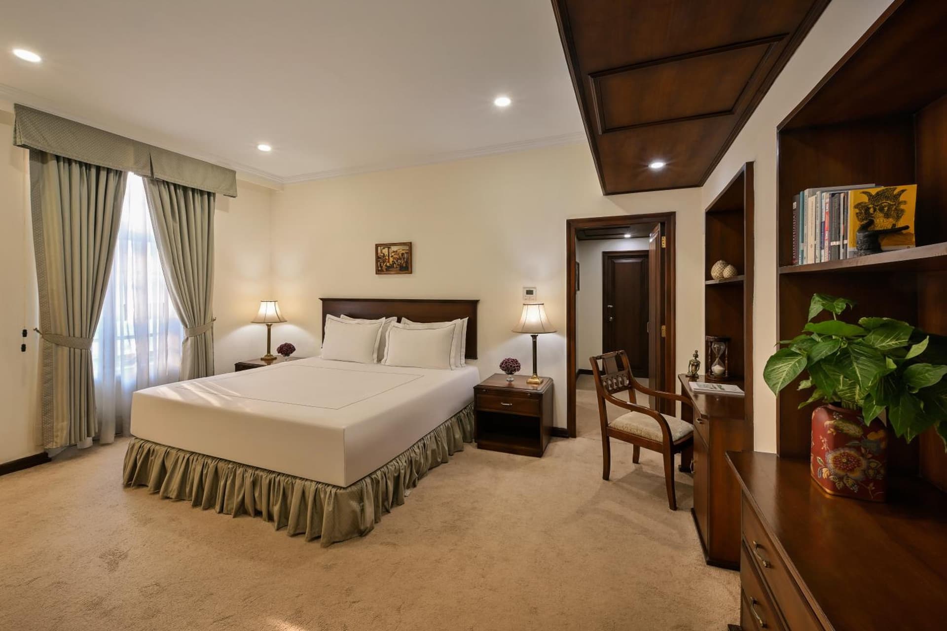 Seleqtions Suite with Balcony And 01 Way Airport Transfer Seleqtions Suite with Balcony