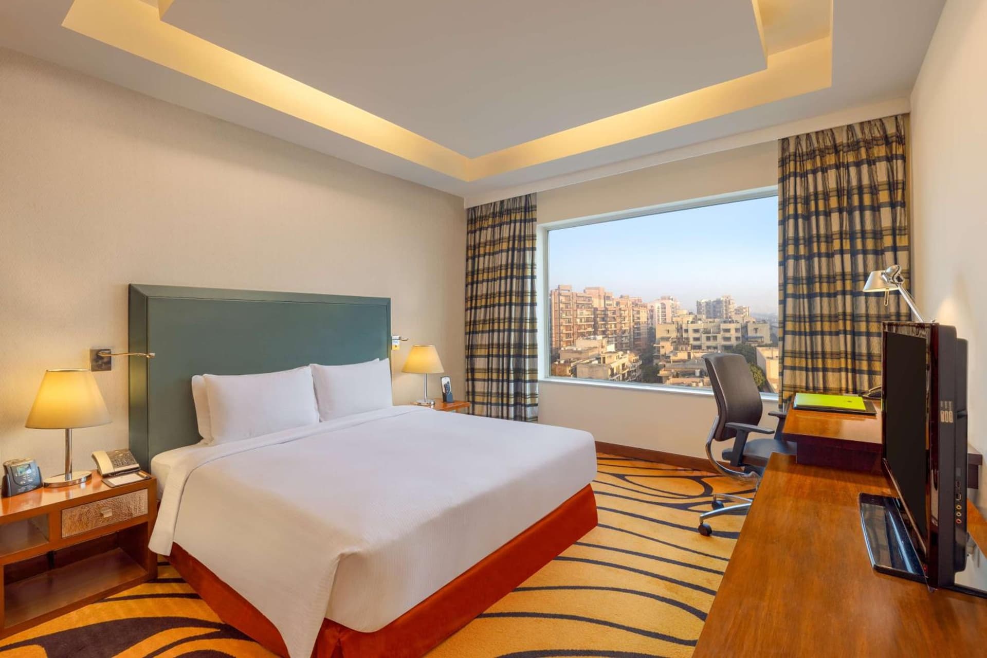 King Bed Guestroom
